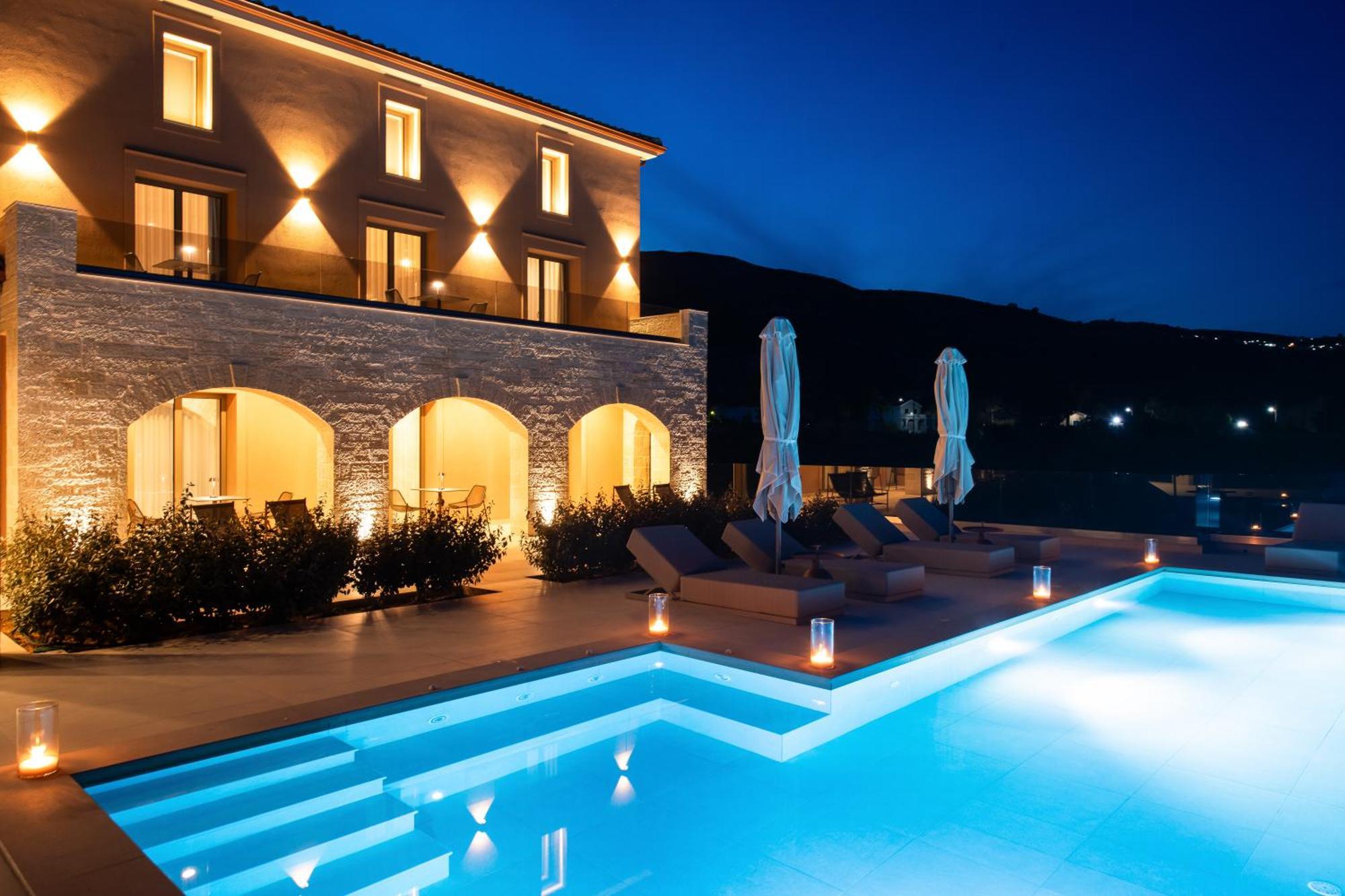 Reveli Aparthotel