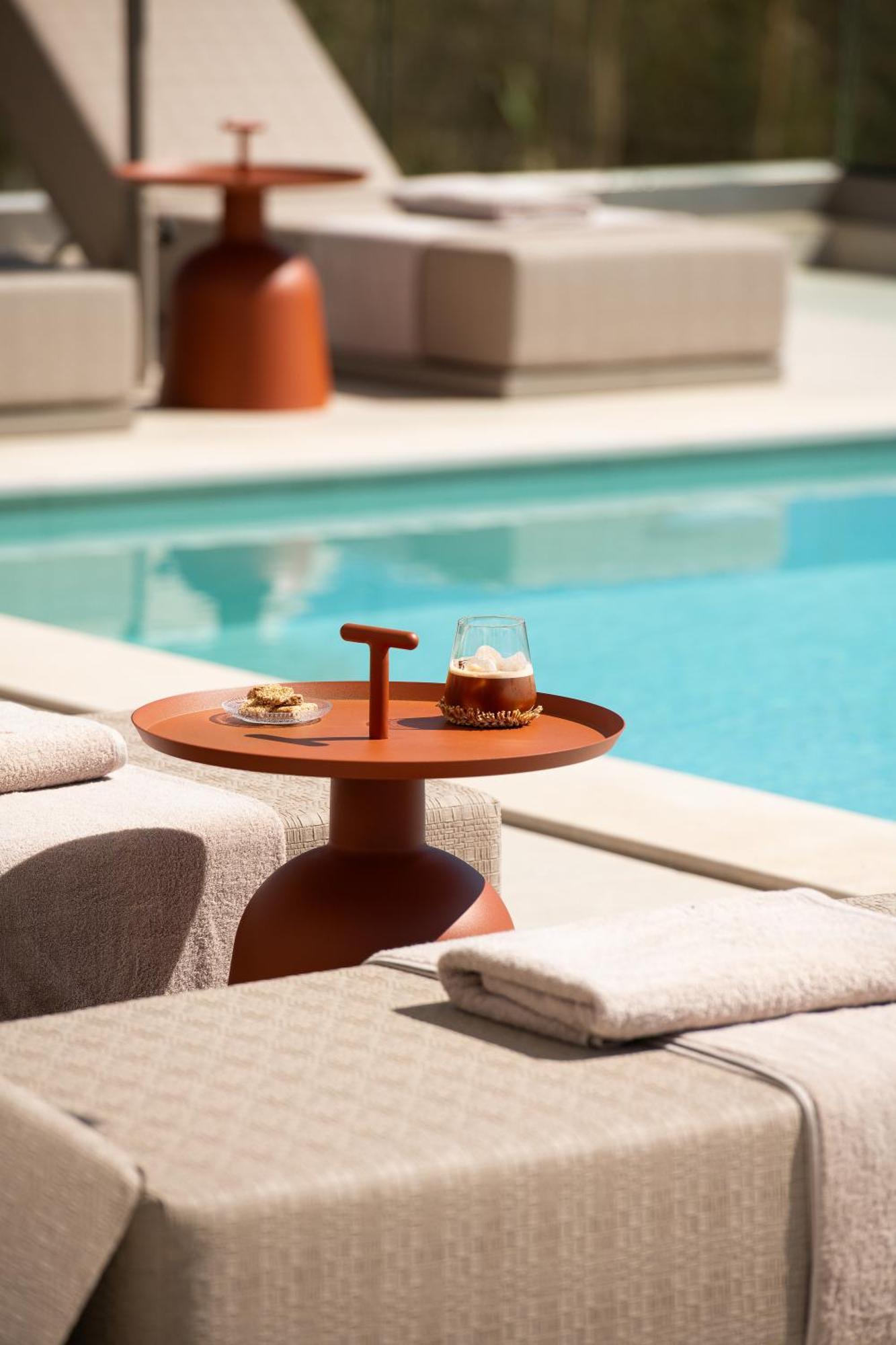 Reveli Aparthotel