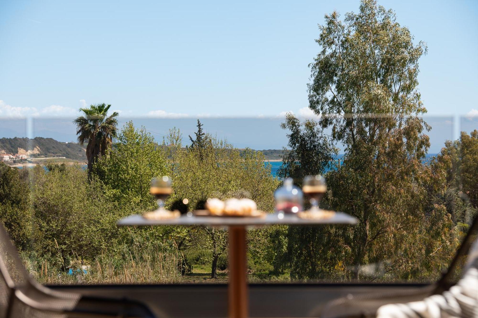 Reveli Aparthotel