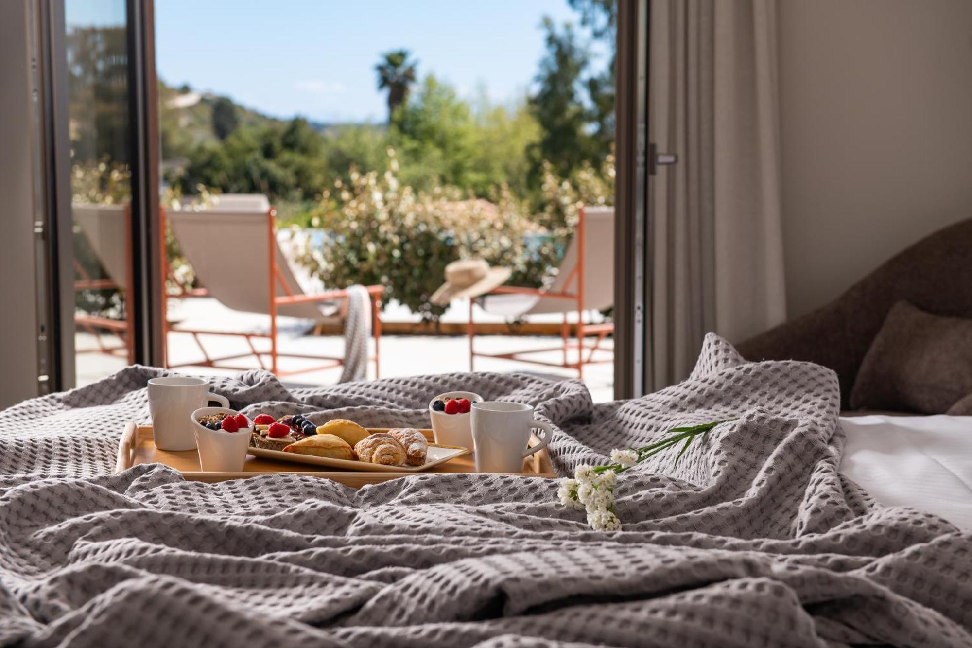 Reveli Aparthotel