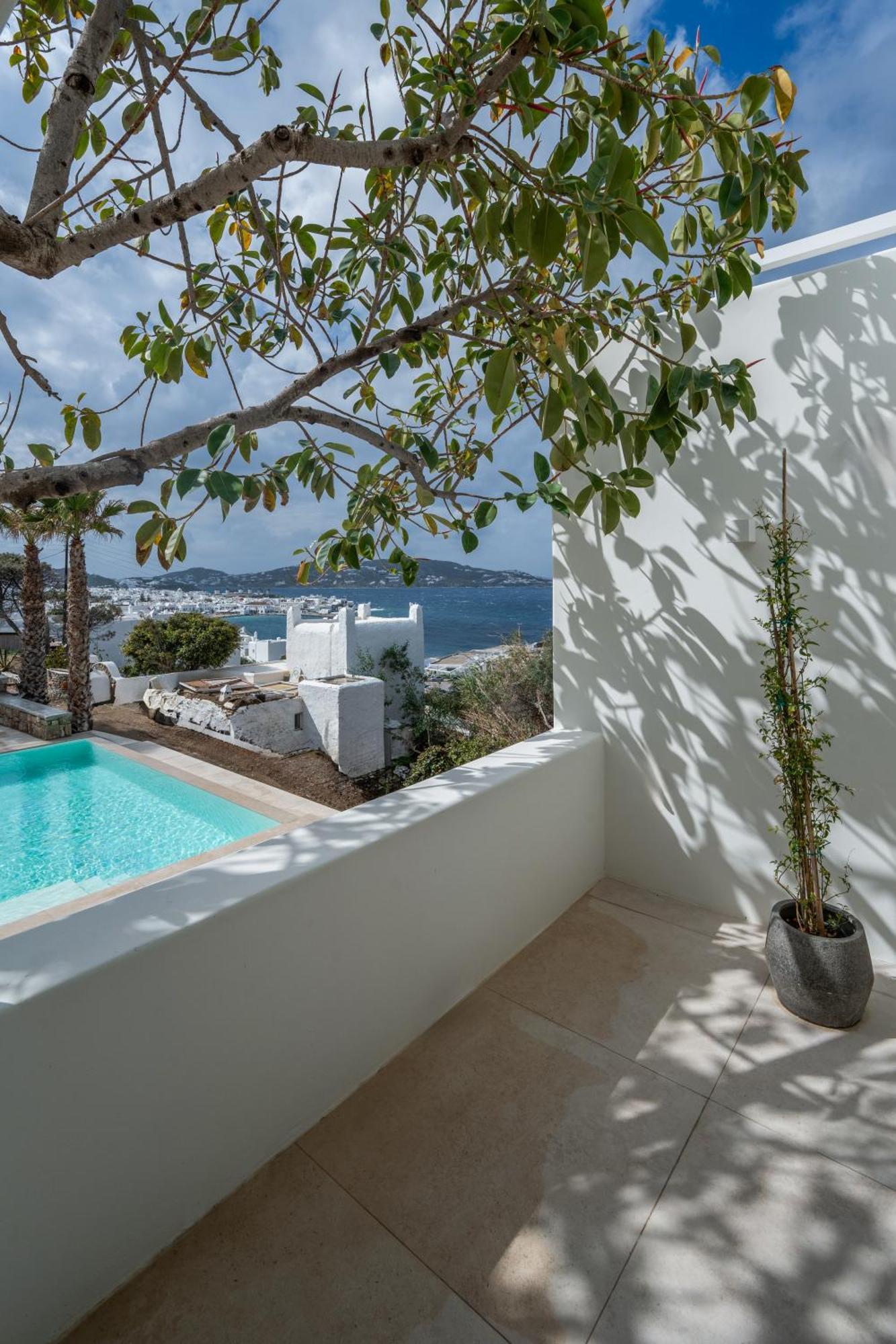 Numi Aparthotel