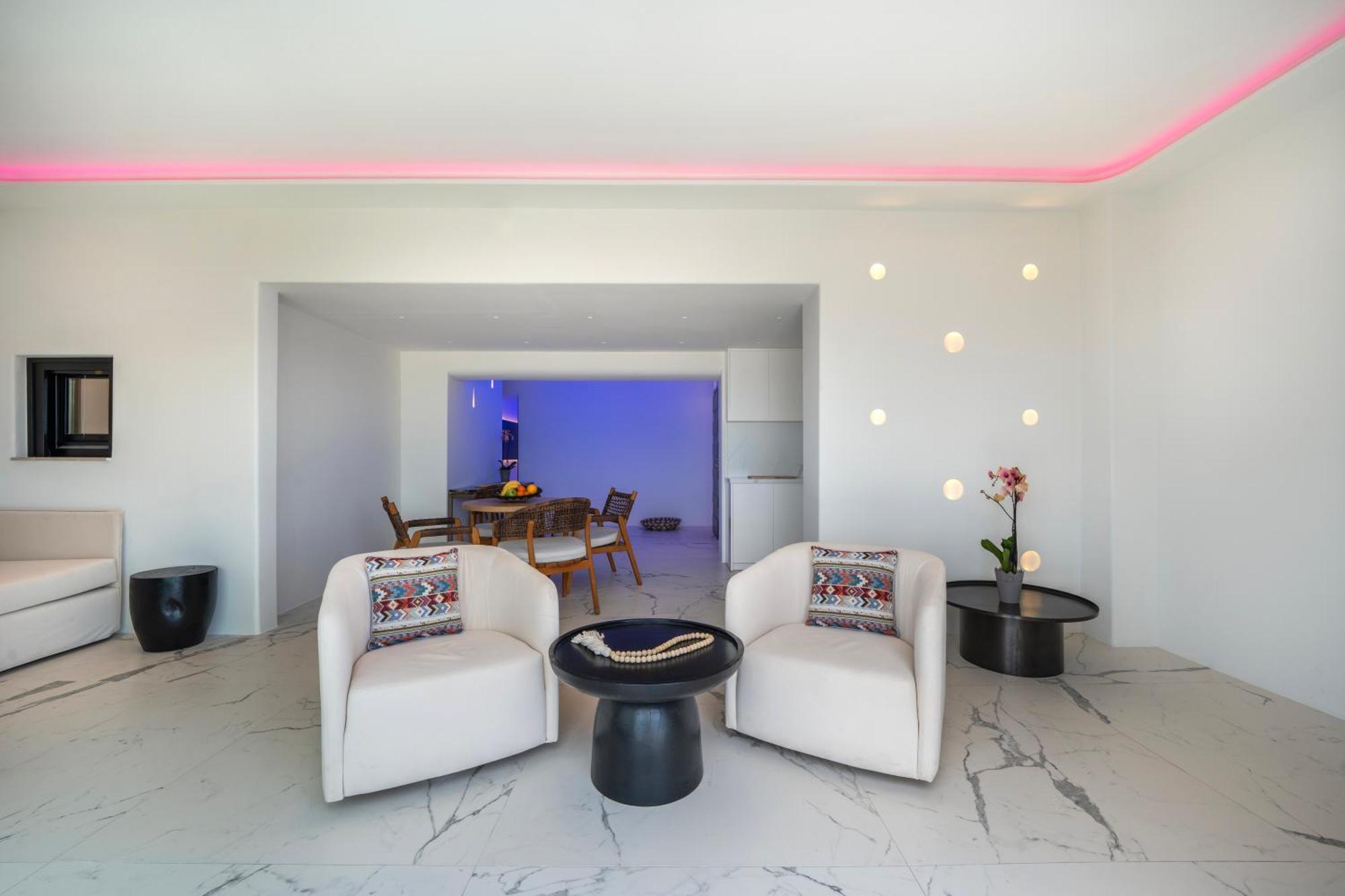 Numi Aparthotel *