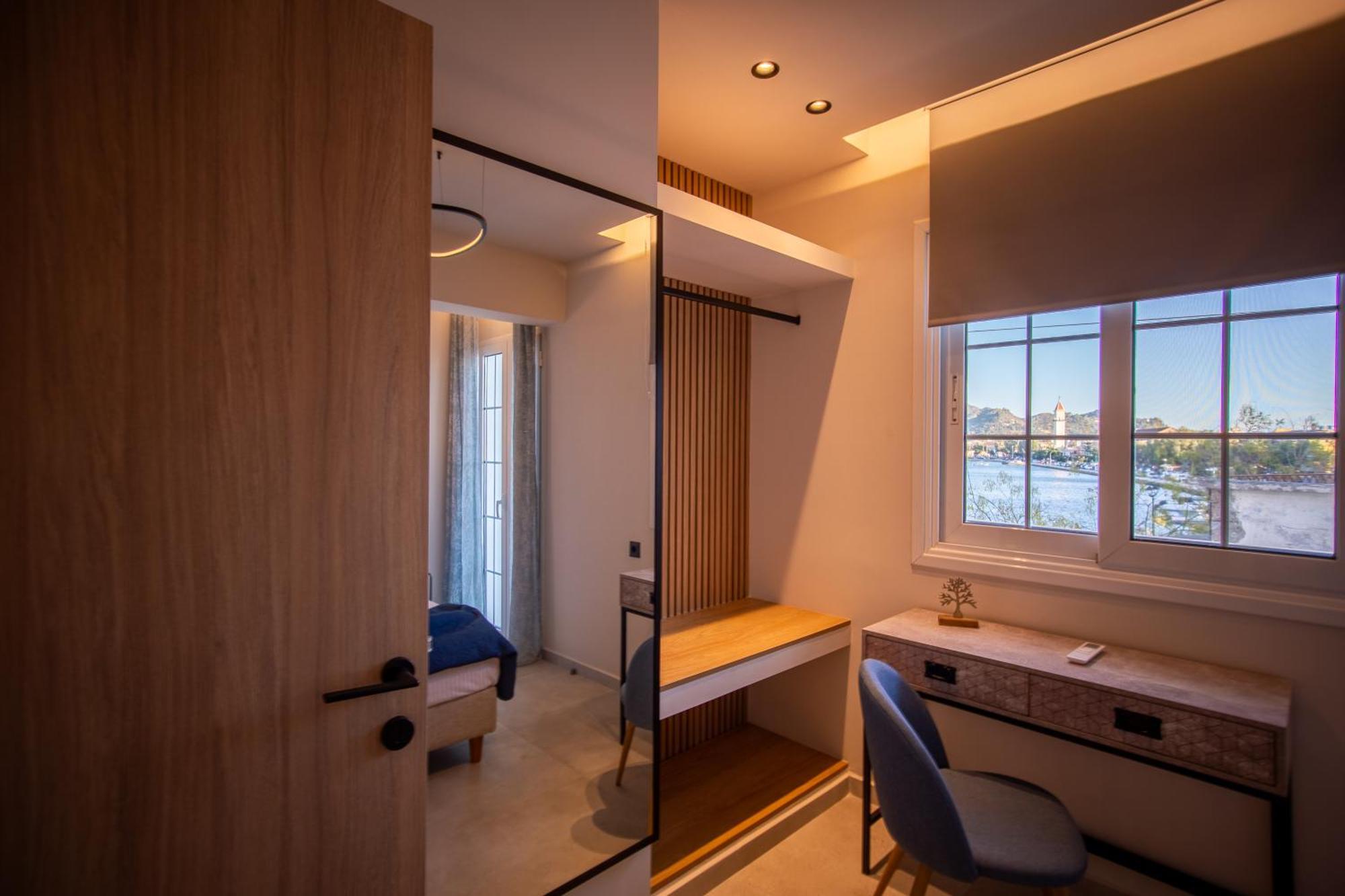 Port View Apartment