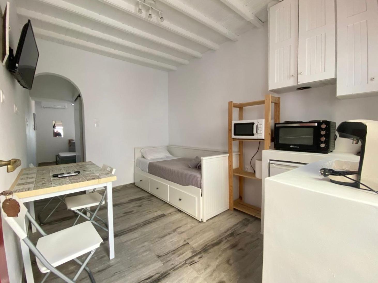 Elenitas Town House With Balcony And Sea View Apartment *