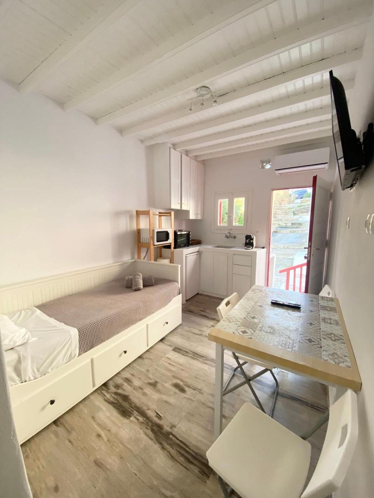 Elenitas Town House With Balcony And Sea View