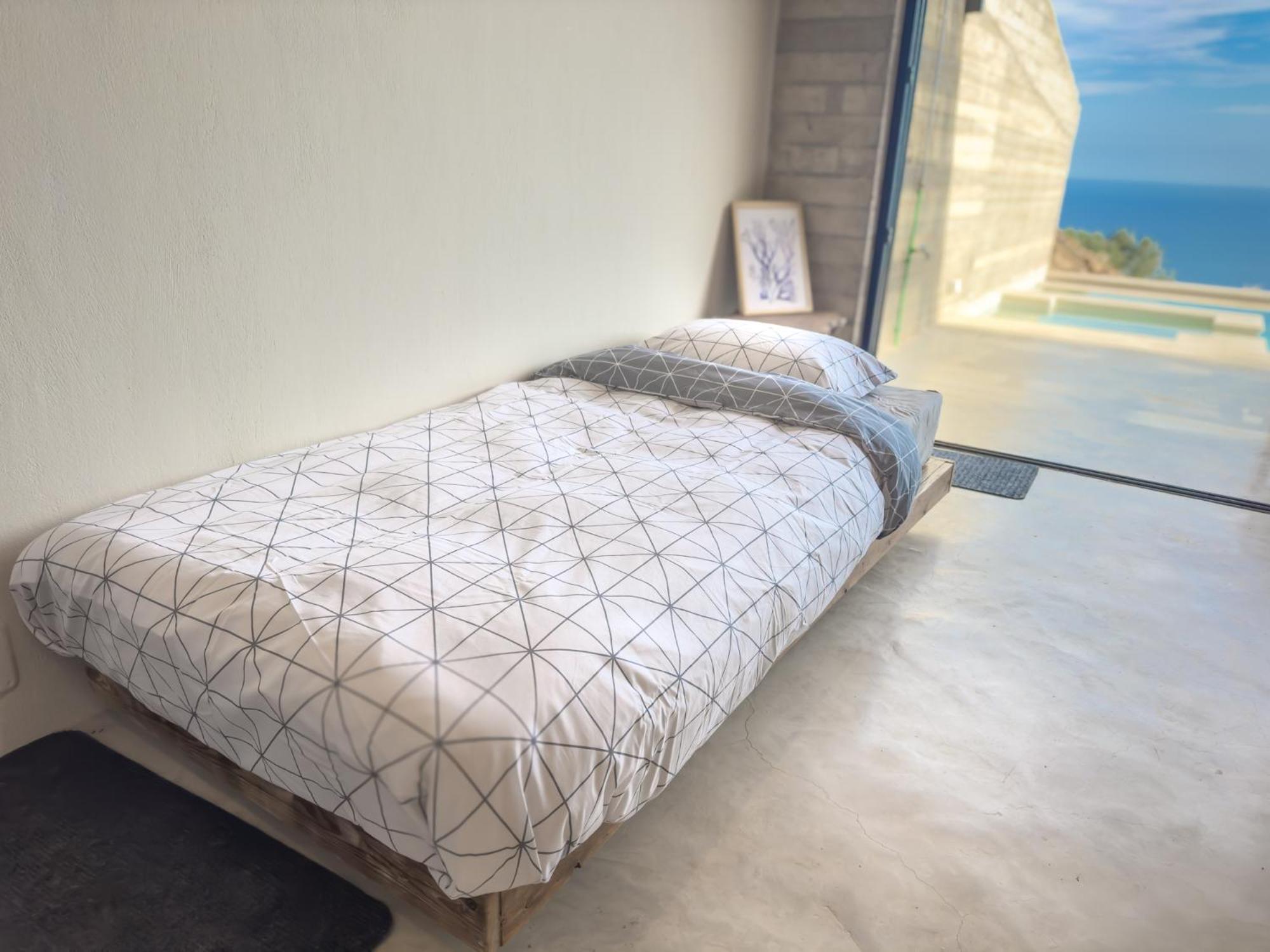 Sea View With Private Swimming Pool *
