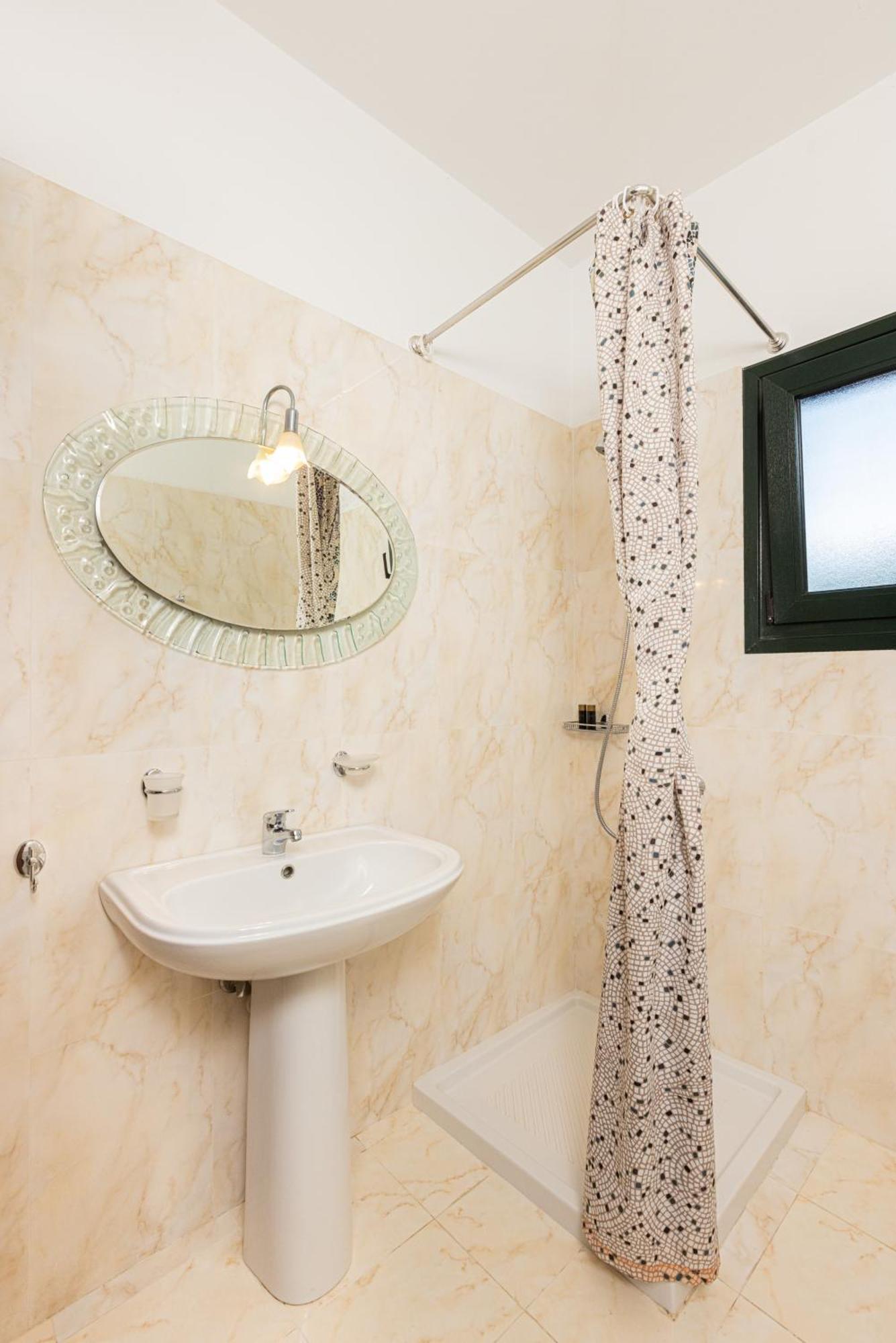 Platanaki Aparthotel Kerveli