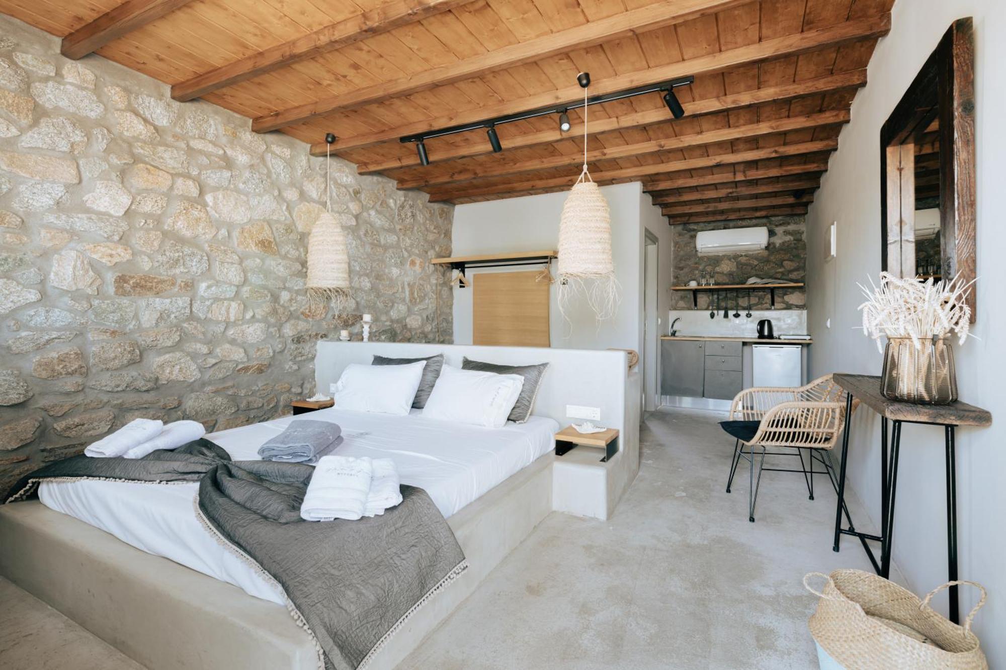 White And Grey * Mykonos Town