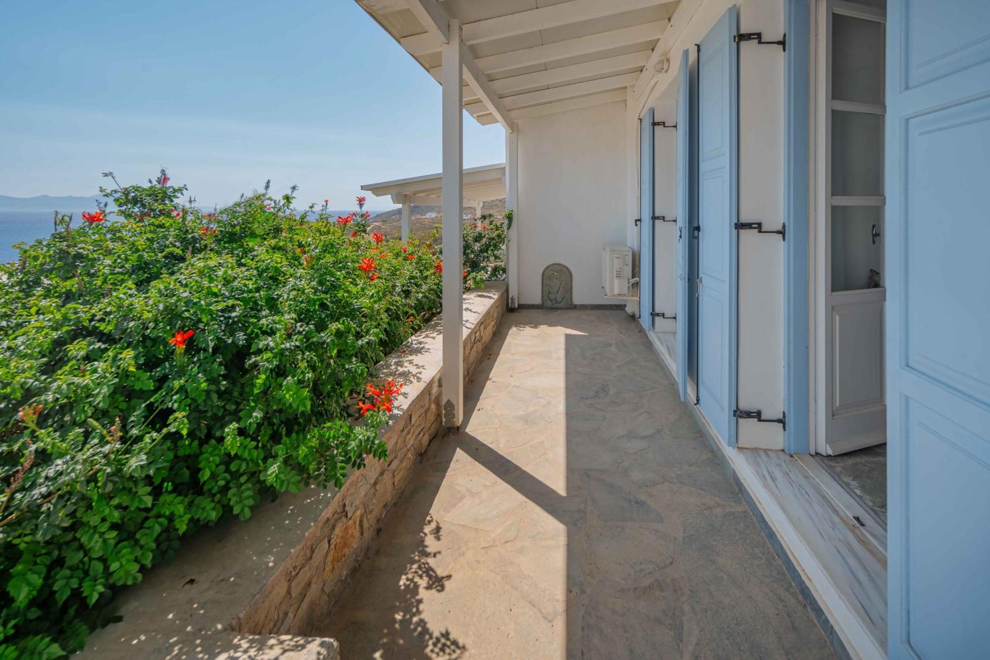 Bella Vista * Livadi (Serifos)