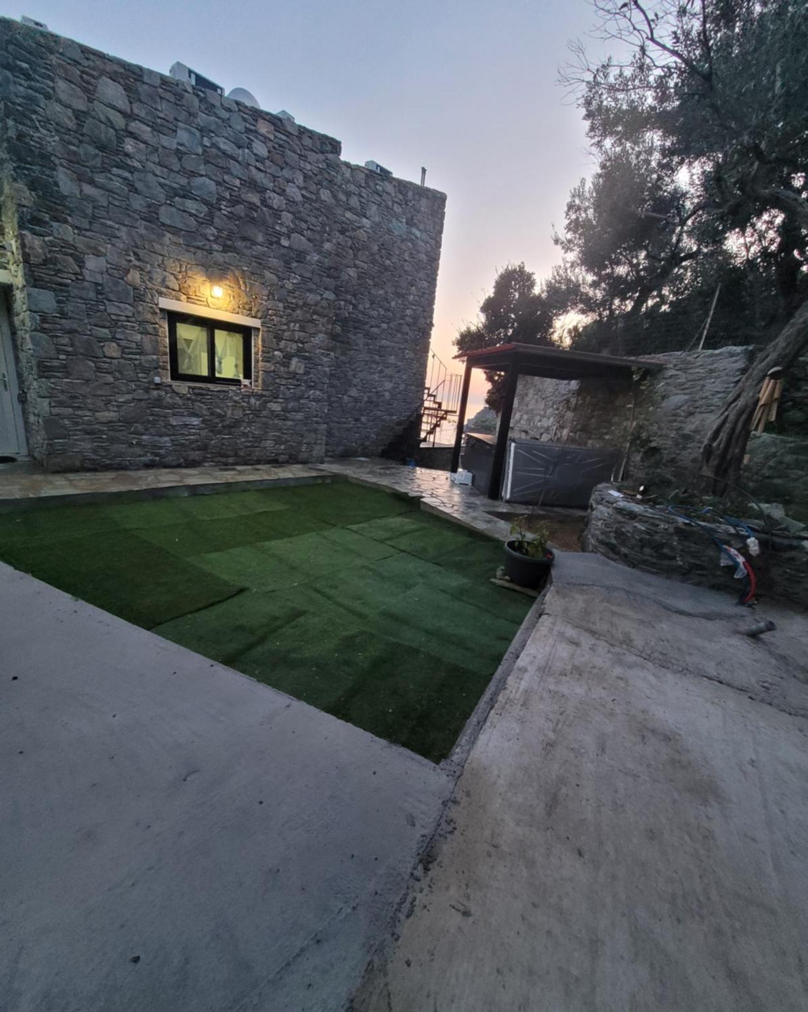 Villa La - Entire