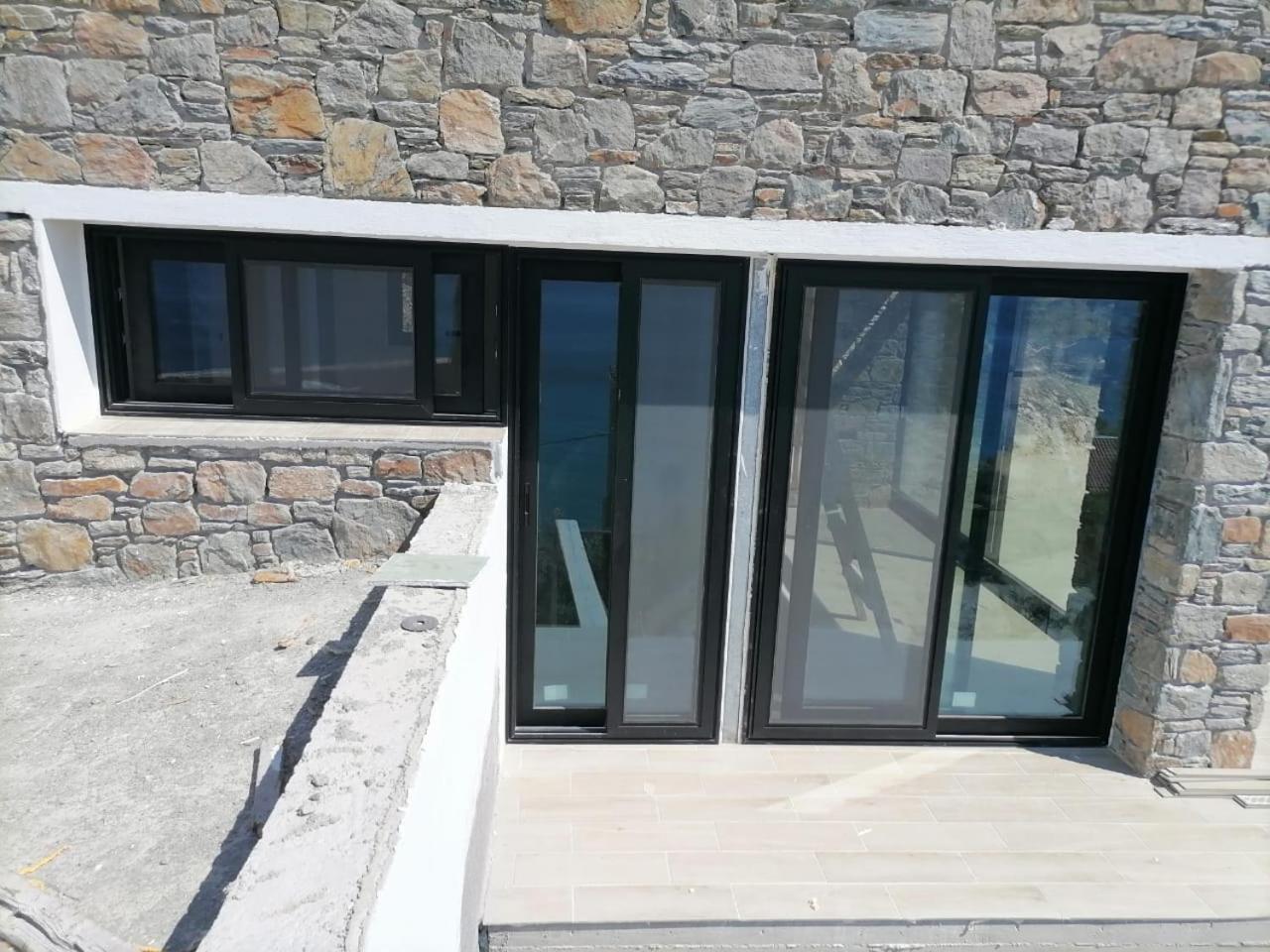 Villa La - Entire *