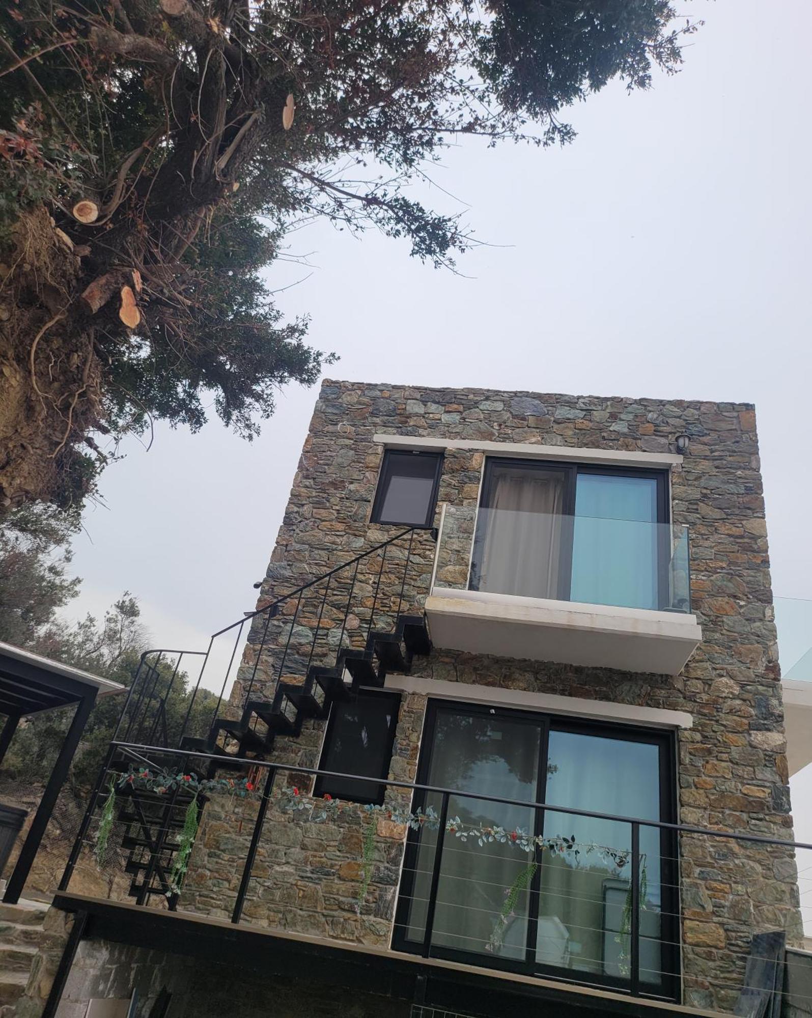 Villa La - Entire Plomari