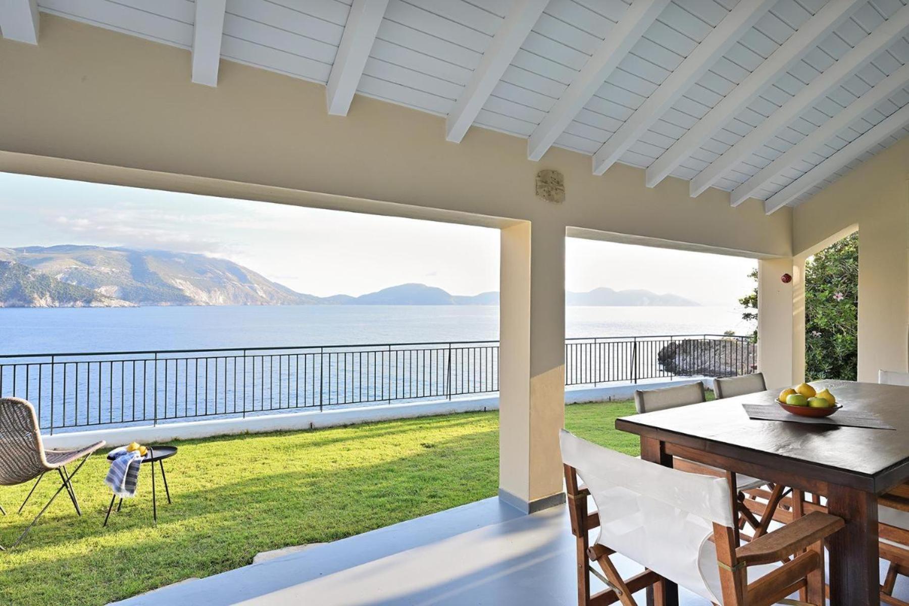 Luxury Seafront Villas, Kefalonia, 100m & Center, 4 Stars Services, Parking - Near Myrtos - Fiskardo *
