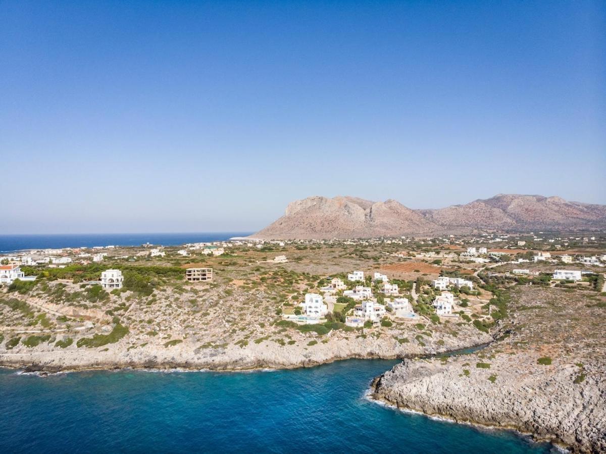 Villa Sea Front *