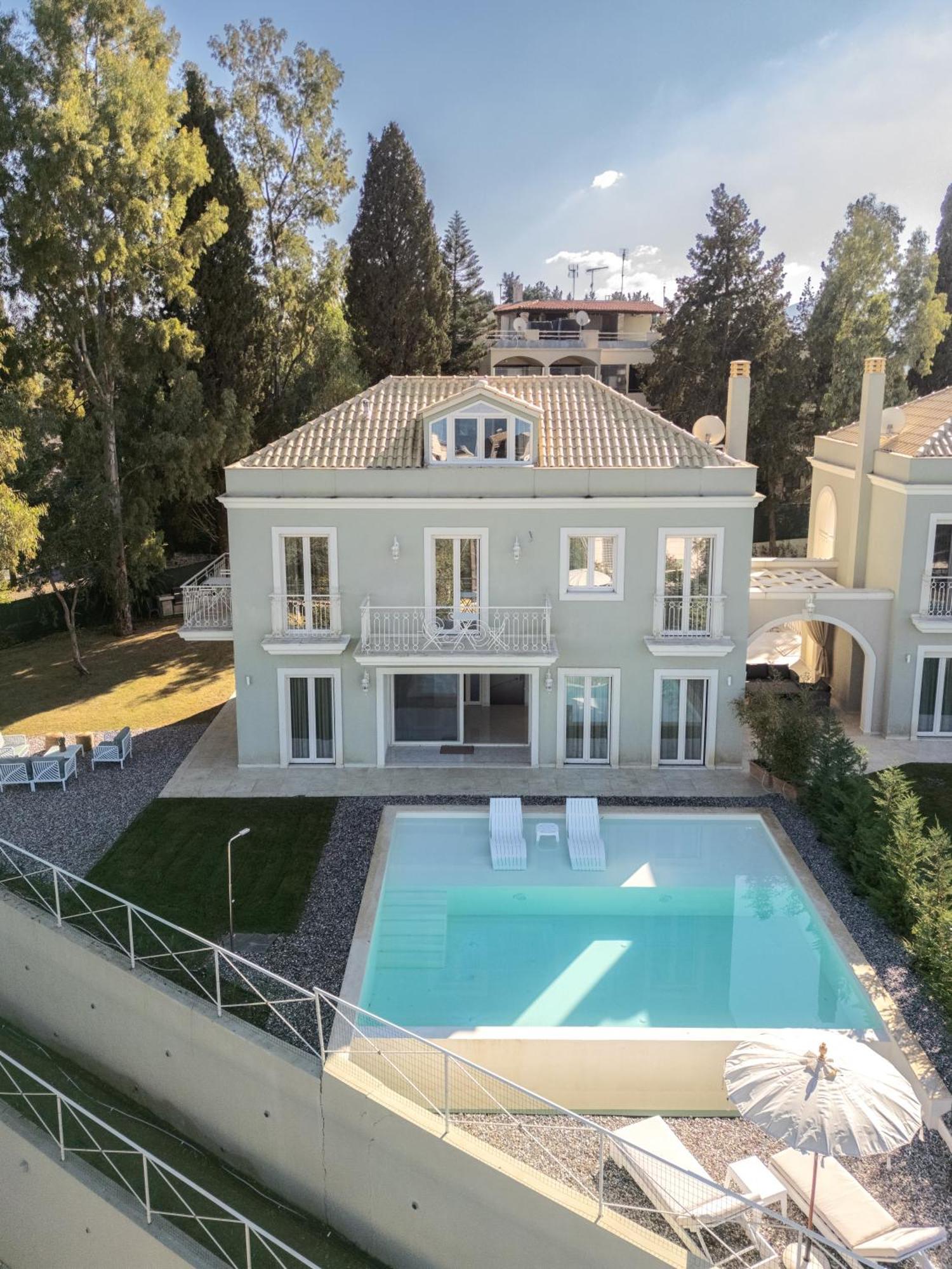 Zeta Luxury Villa