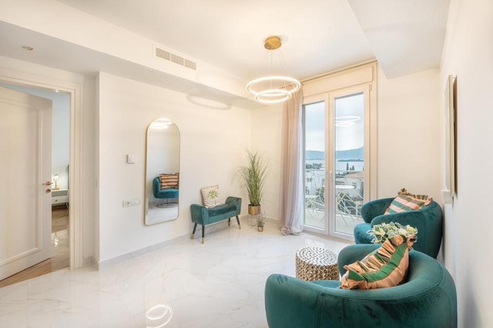 Villa Zeta Luxury *