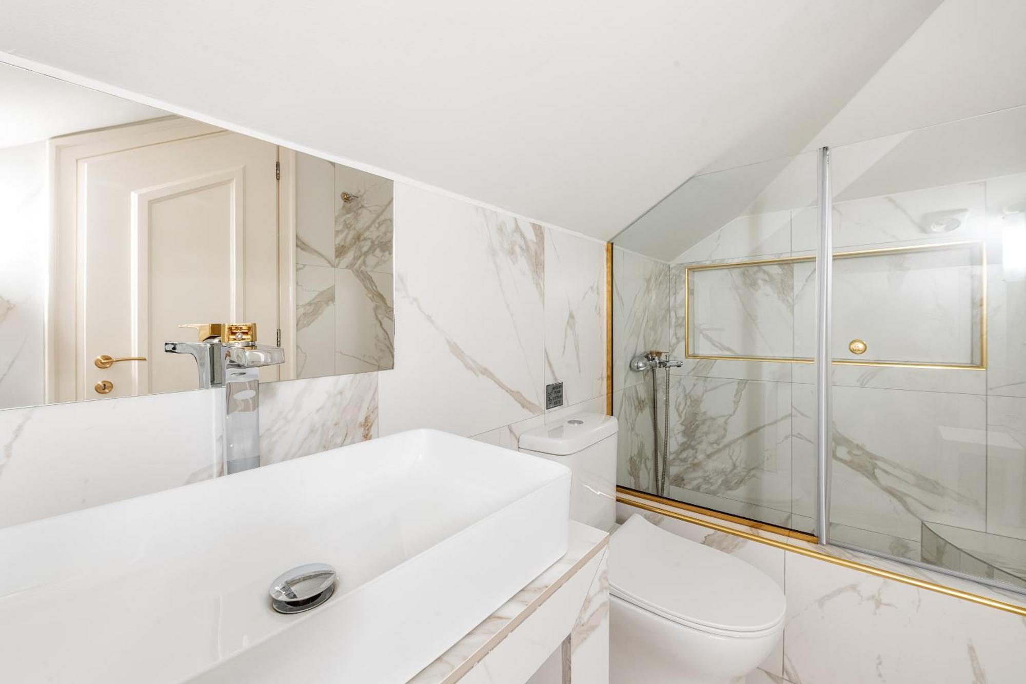 Zeta Luxury