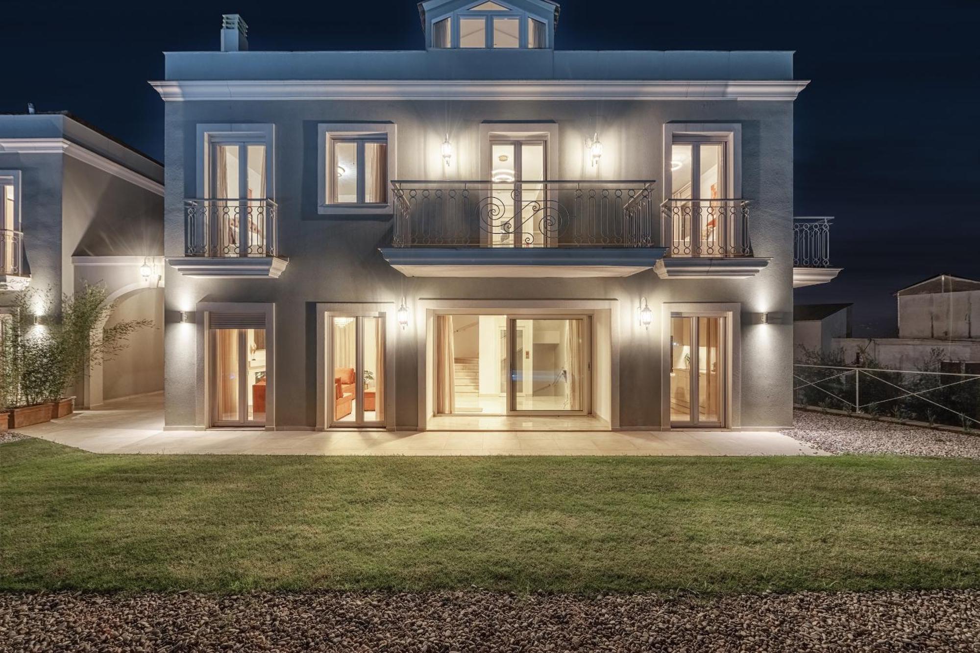 Zeta Luxury Villa