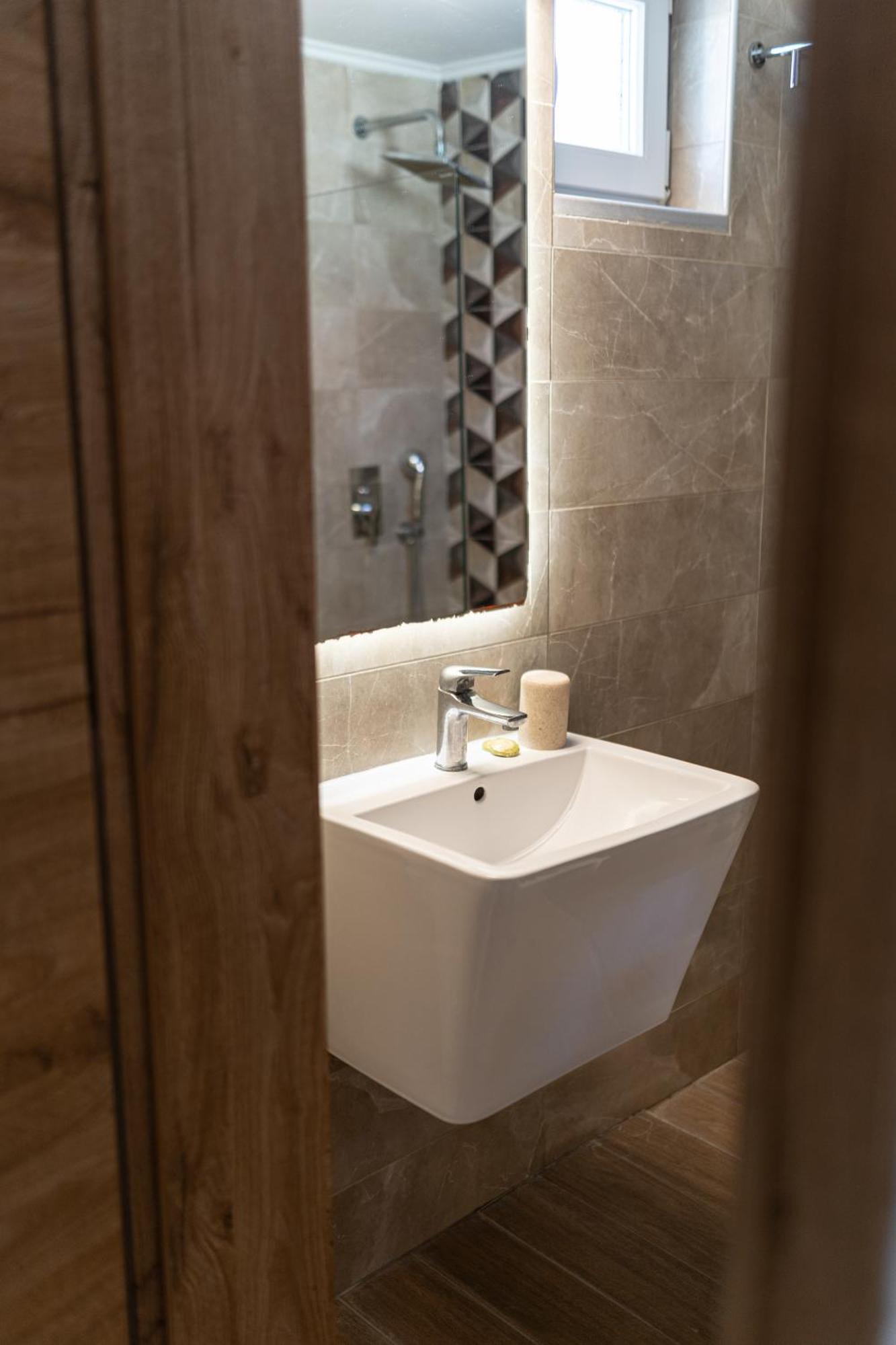 Apartment Kastro *