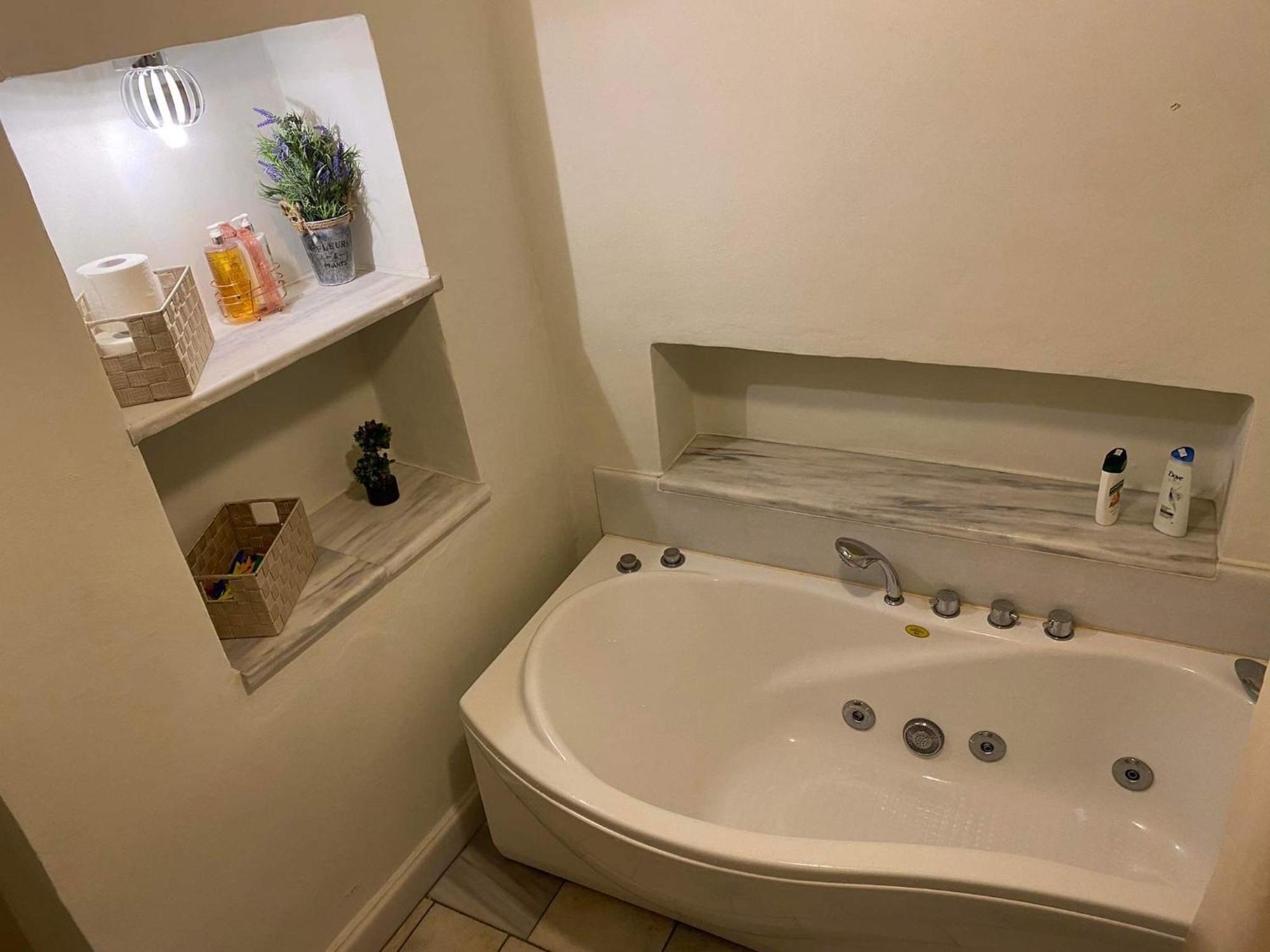 Guesthousekamara Guest house