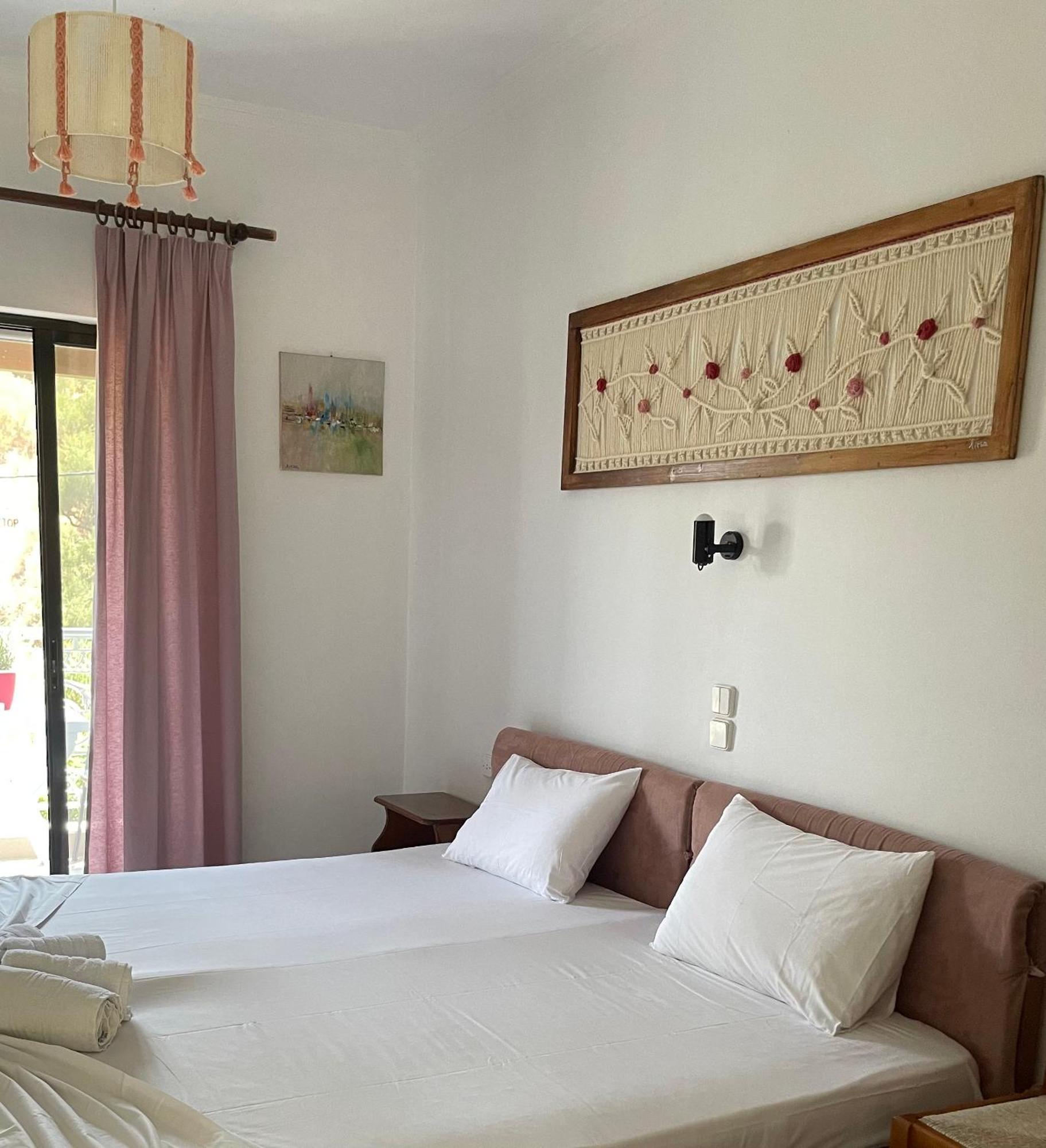 Aktipis Studios Apartment