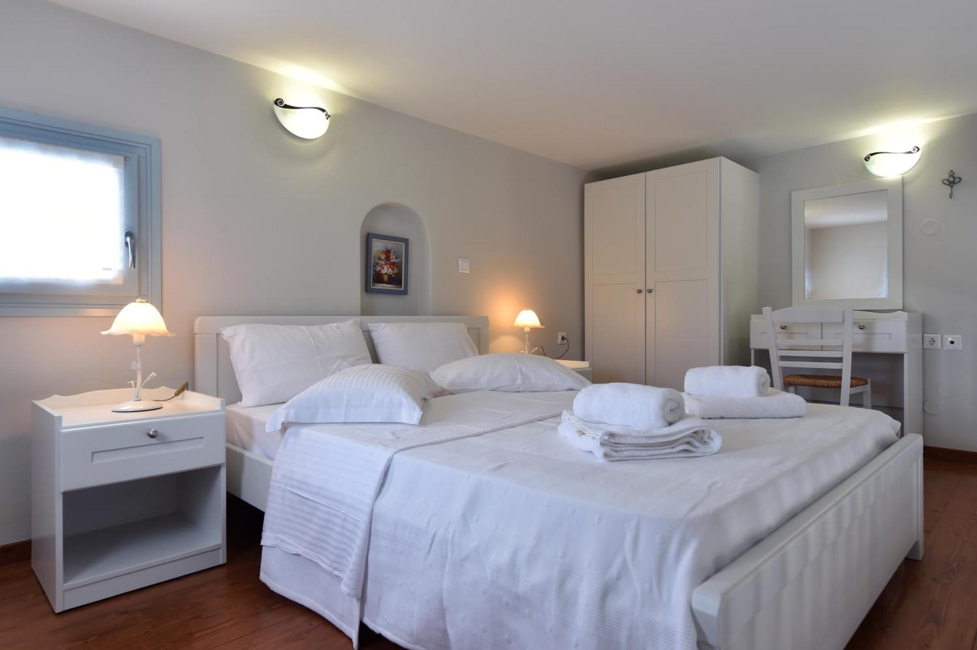 Tonia Paros Apartment *