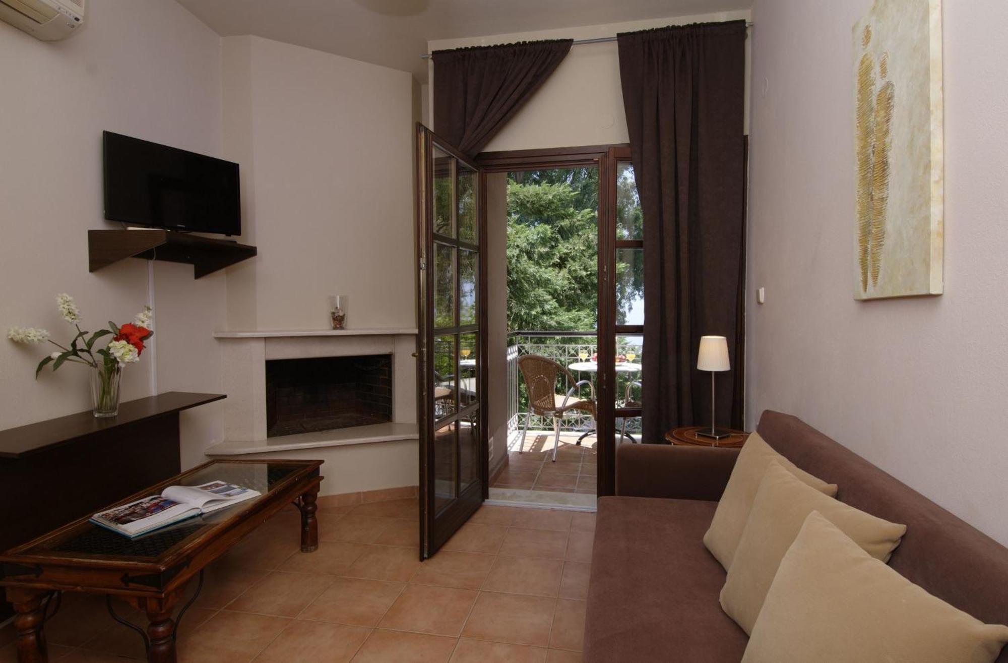 Enalion Aparthotel Kala Nera