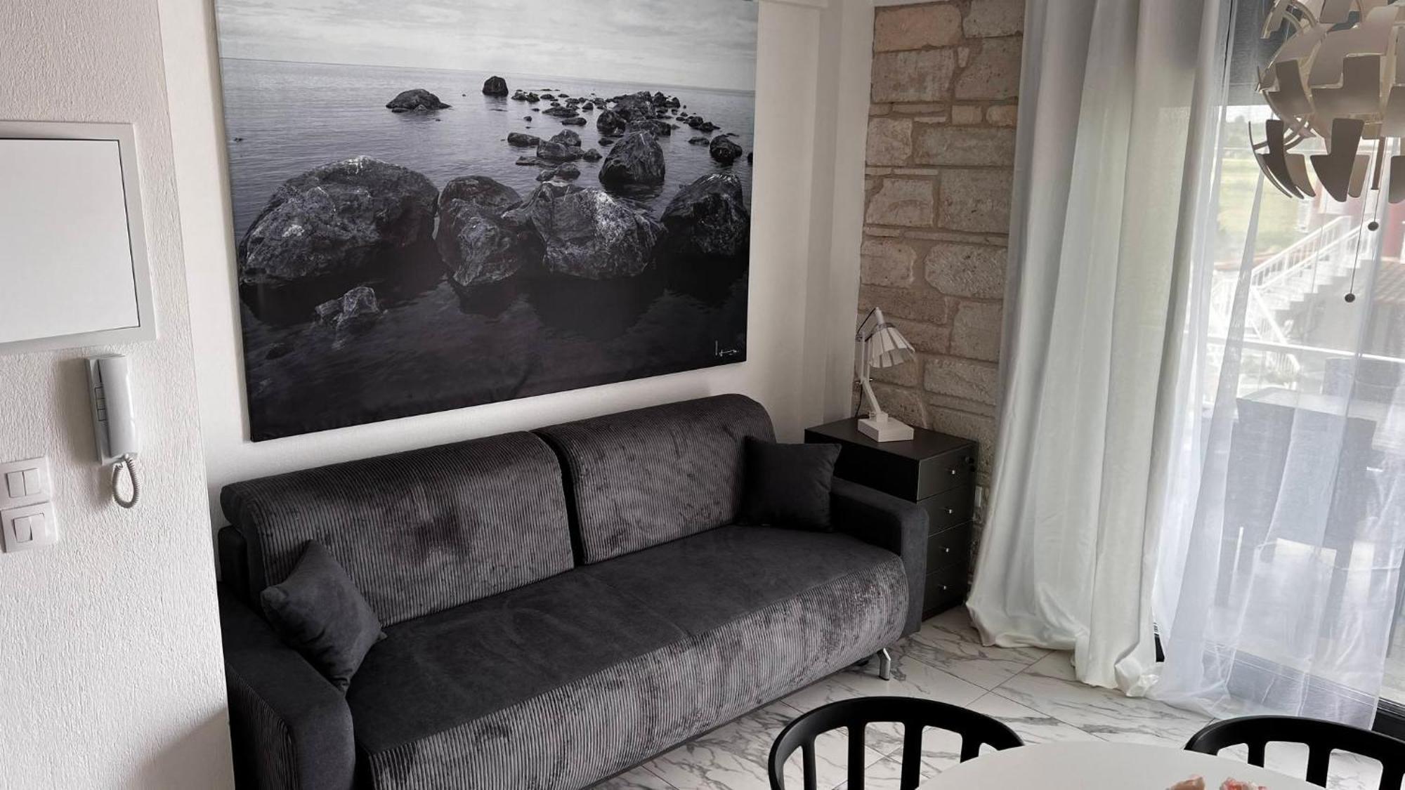 White Pearl Aparthotel