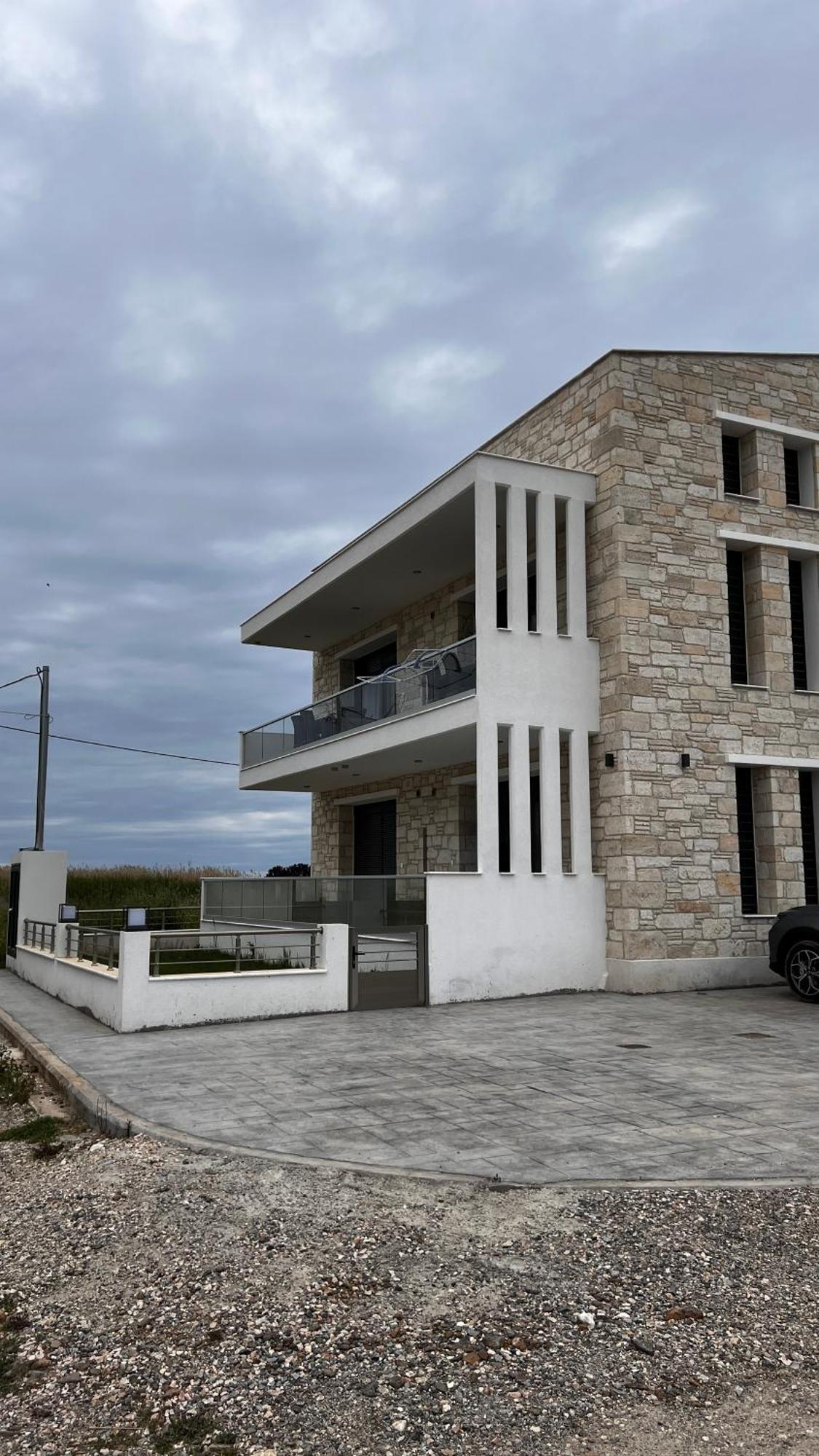 White Pearl Aparthotel