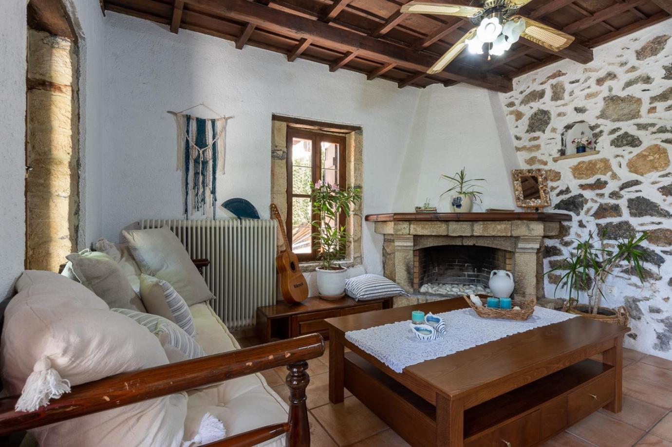 Elia Woodstone Villa