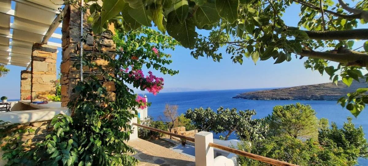 Holiday home Cycladic House Krios With A Pool And 2min From The