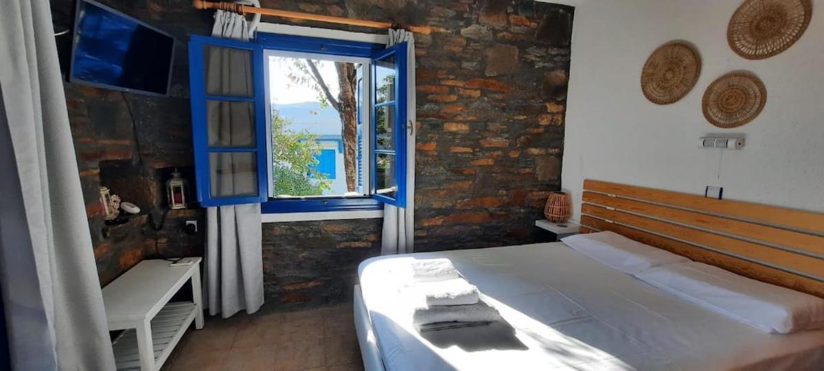 Holiday home Cycladic House Krios With A Pool And 2min From The *