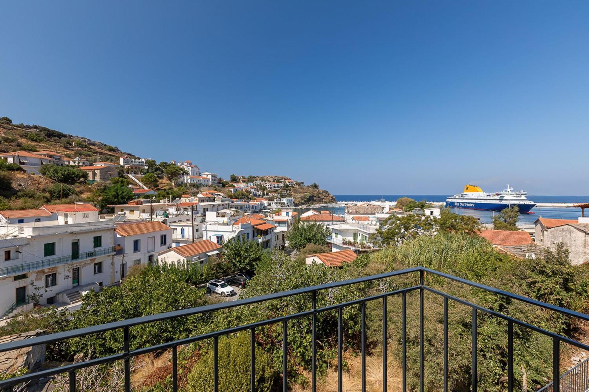 Lemonia In Ikaria Evdilos (Ikaria)