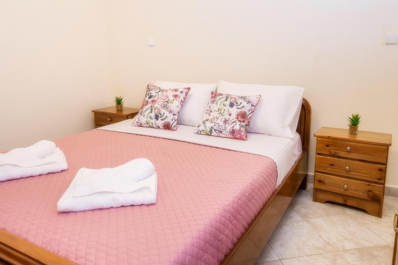 Anthi Apartment *