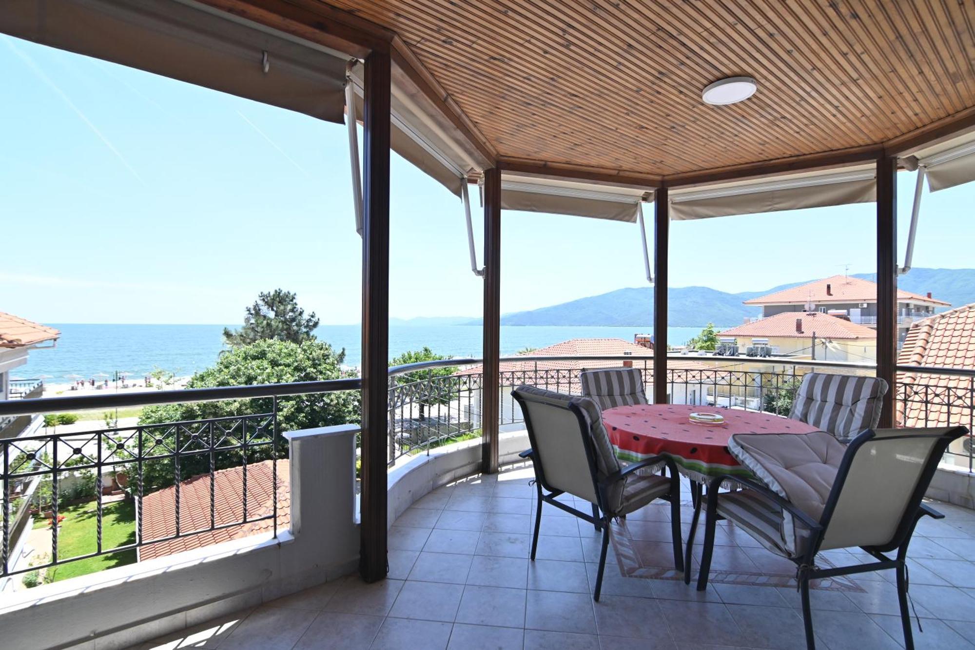 Villa Amalia Sun Beach * Nea Vrasna