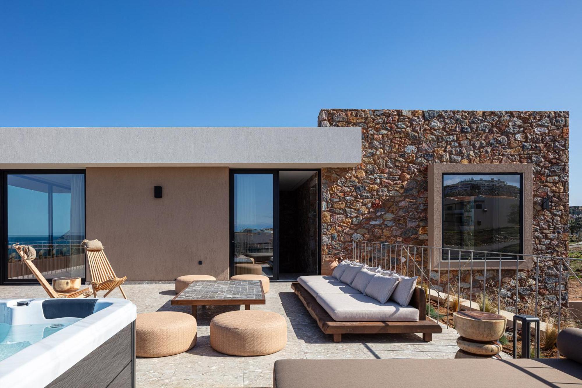 Villa Ormus - Beachfront Sanctuary Blending With Earth, Sun & Sea By Etouri *