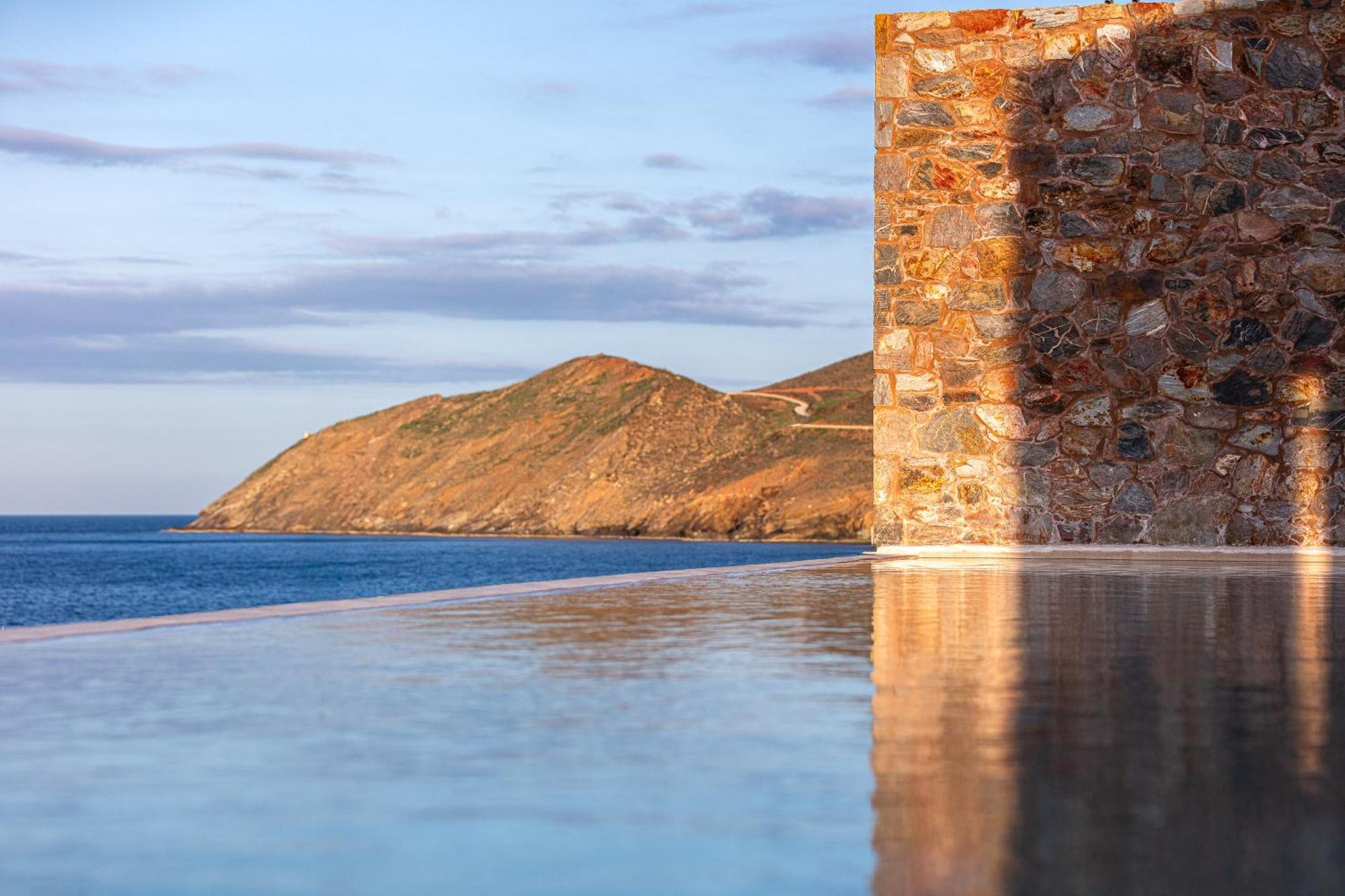Ormus - Beachfront Sanctuary Blending With Earth, Sun & Sea By Etouri Panormos (Crete)