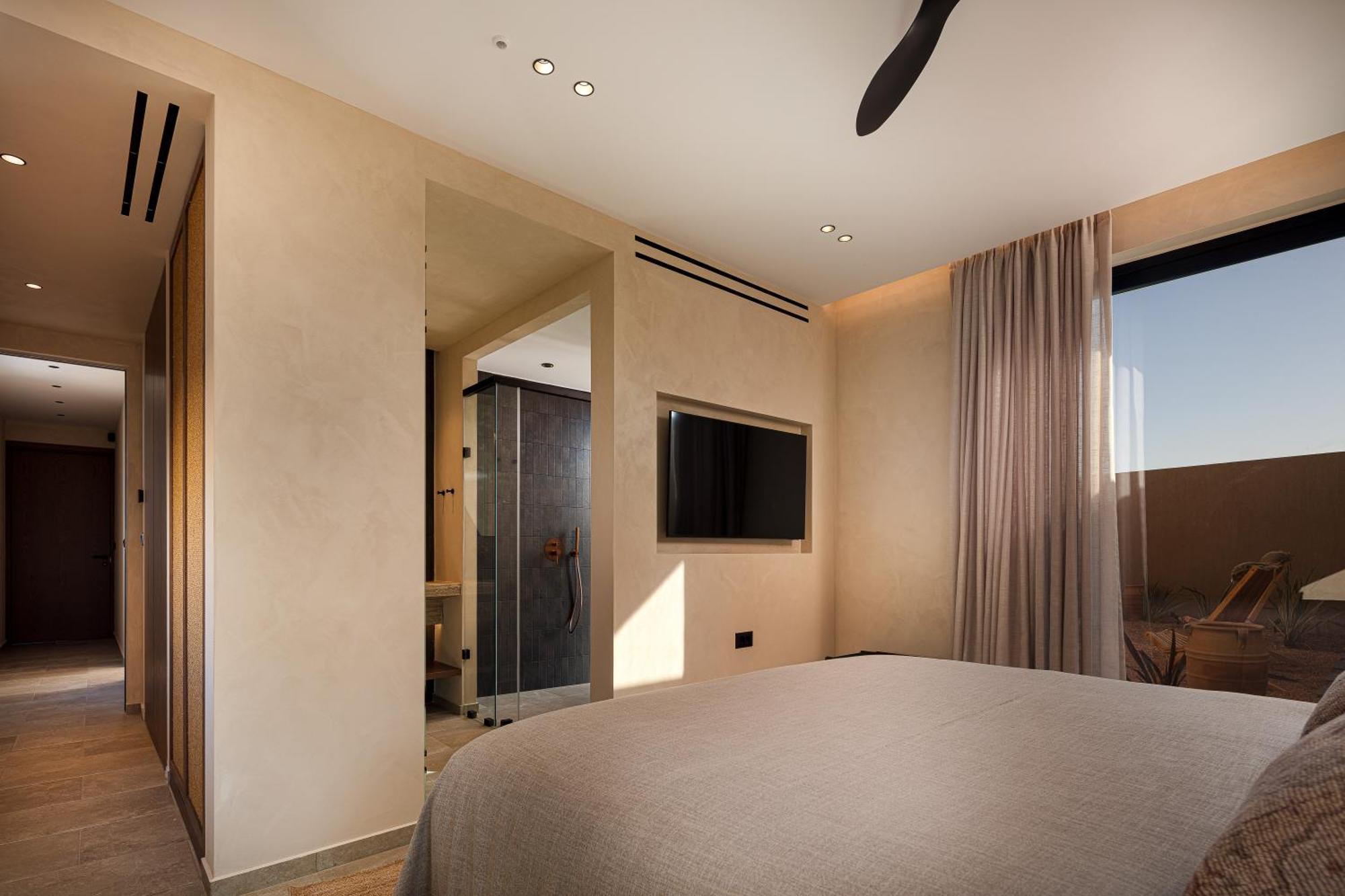 Ormus - Beachfront Sanctuary Blending With Earth, Sun & Sea By Etouri Villa *