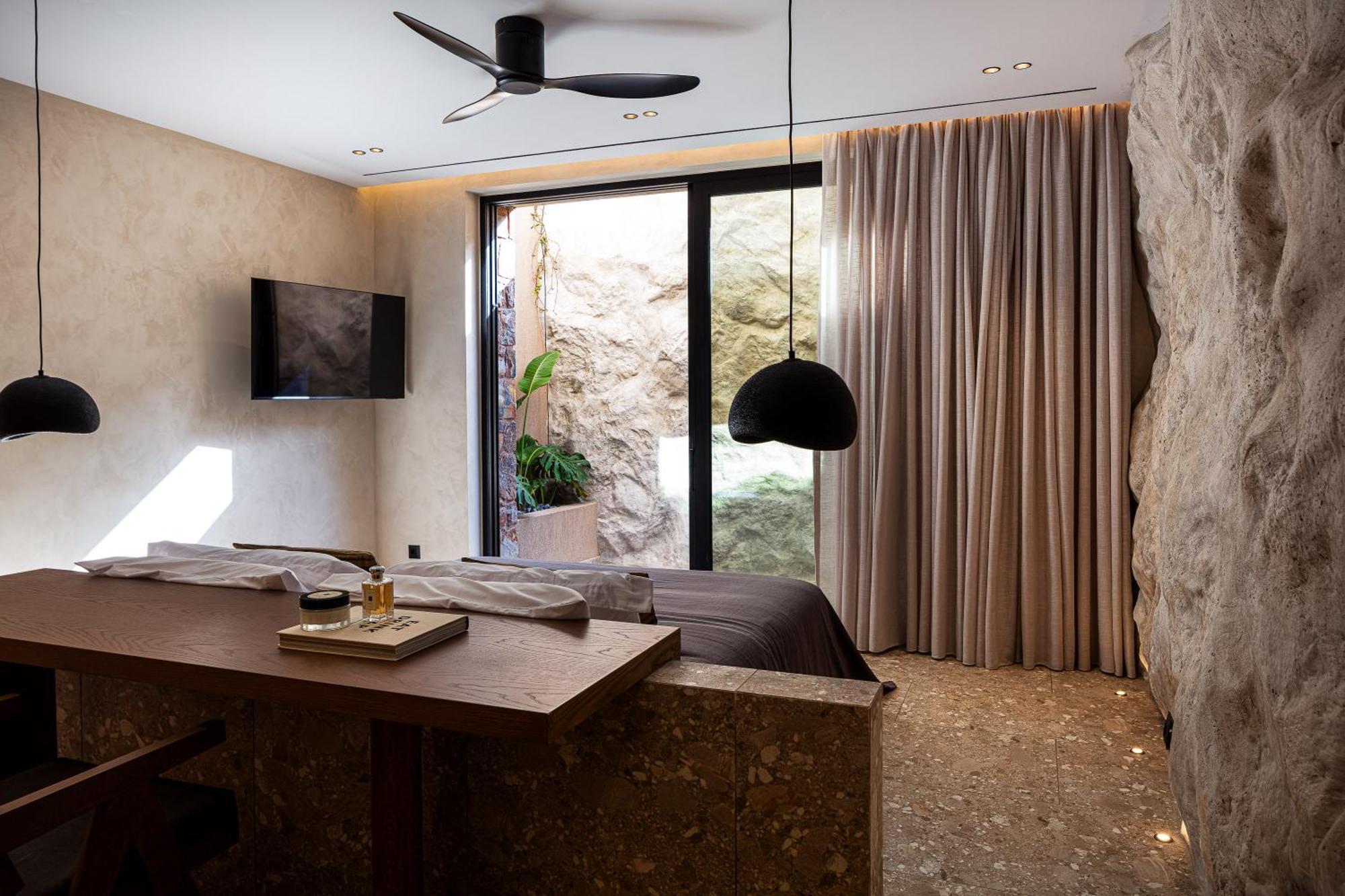 Villa Ormus - Beachfront Sanctuary Blending With Earth, Sun & Sea By Etouri *