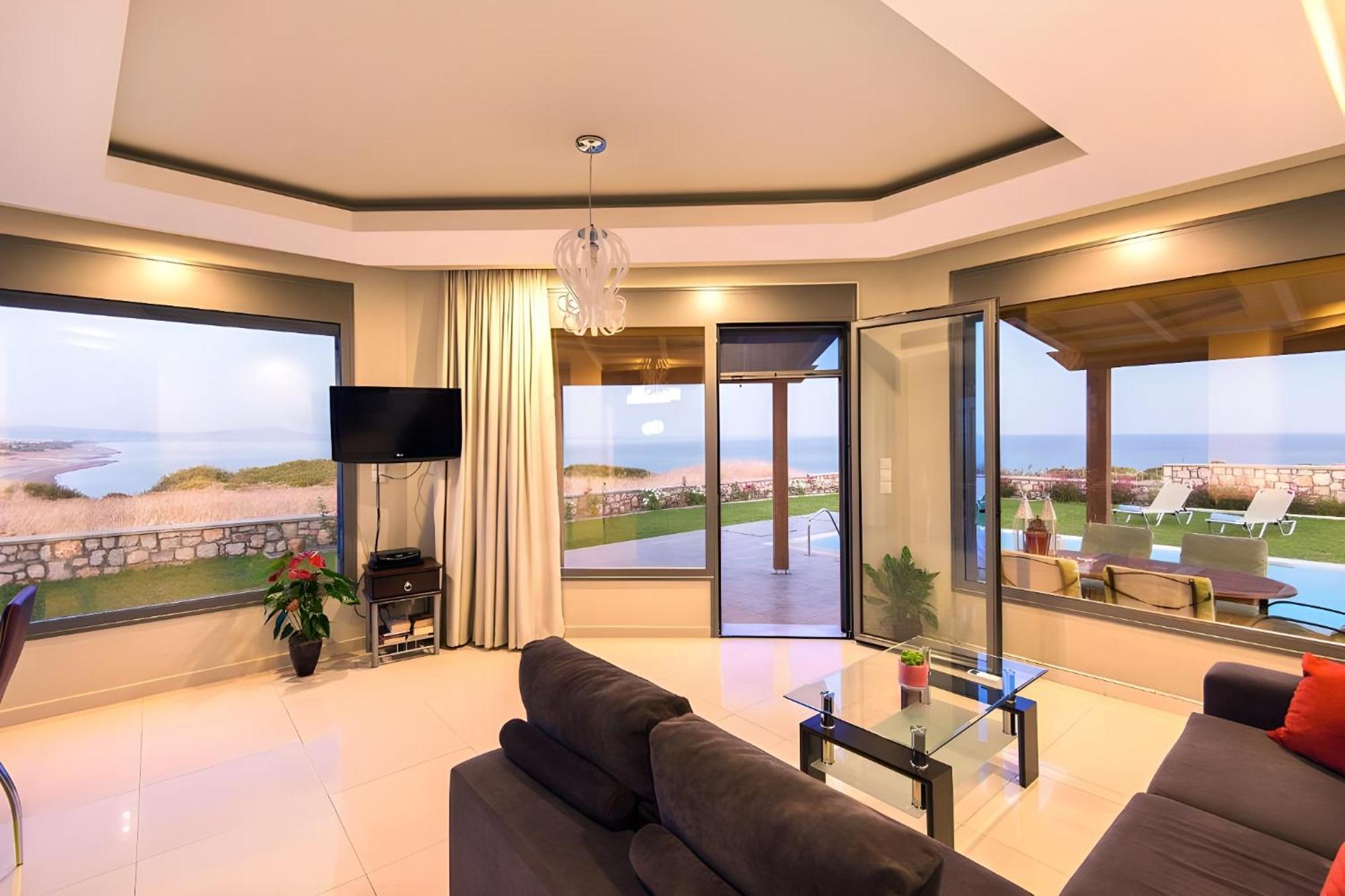 Villa Olga Beachfront Luxury With Private Pool *