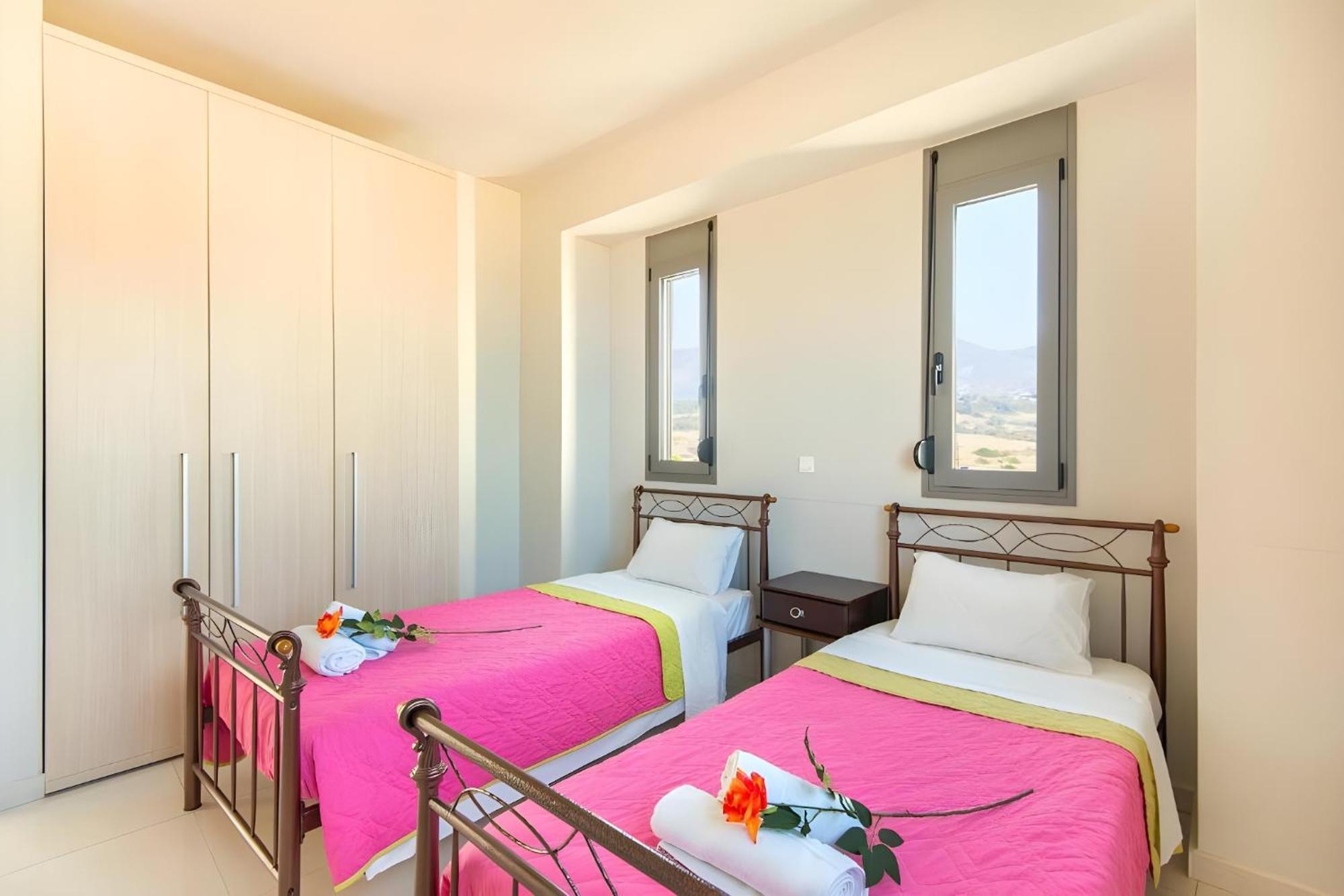 Olga Beachfront Luxury With Private Pool *