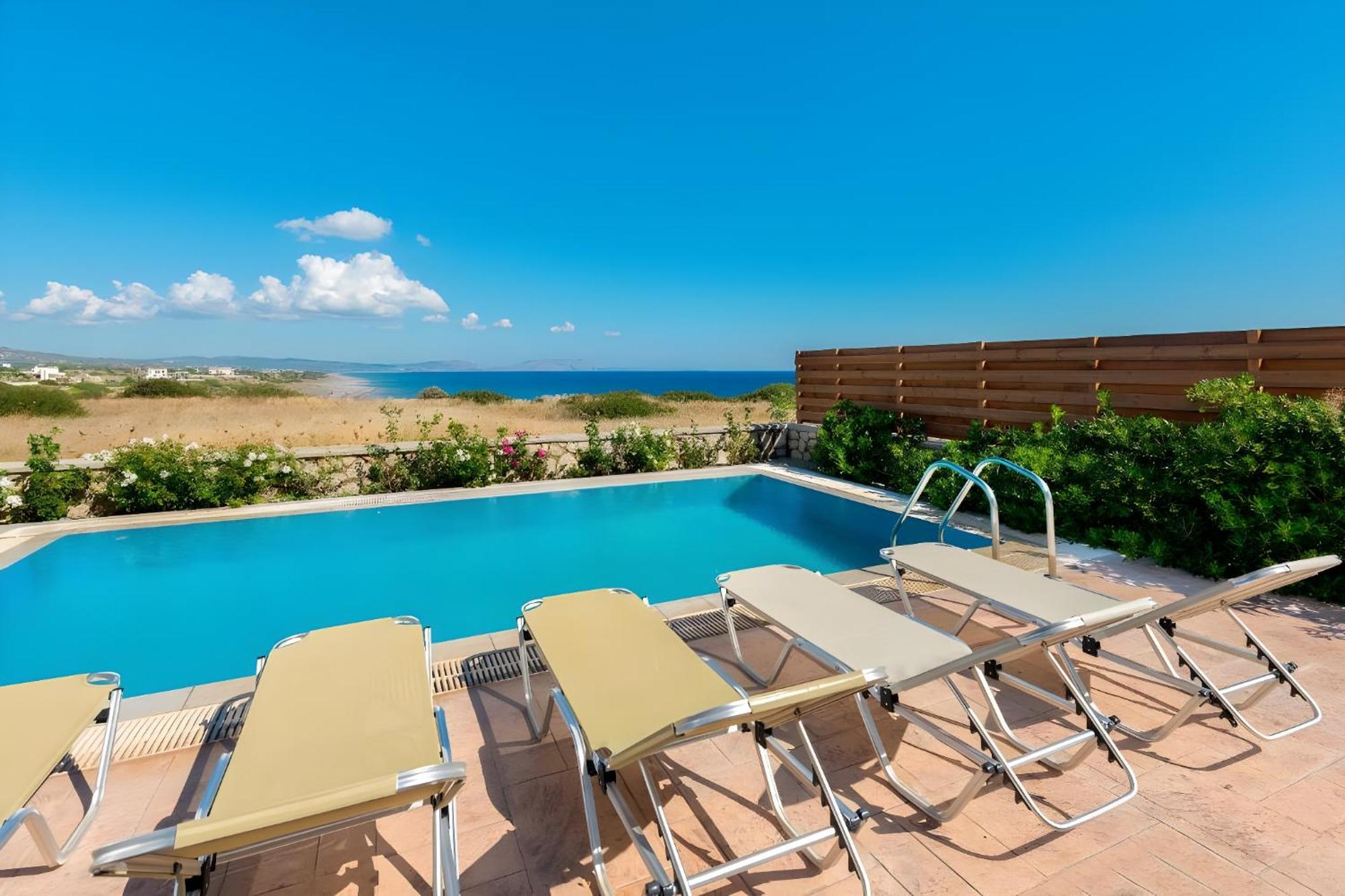 Olga Beachfront Luxury With Private Pool *