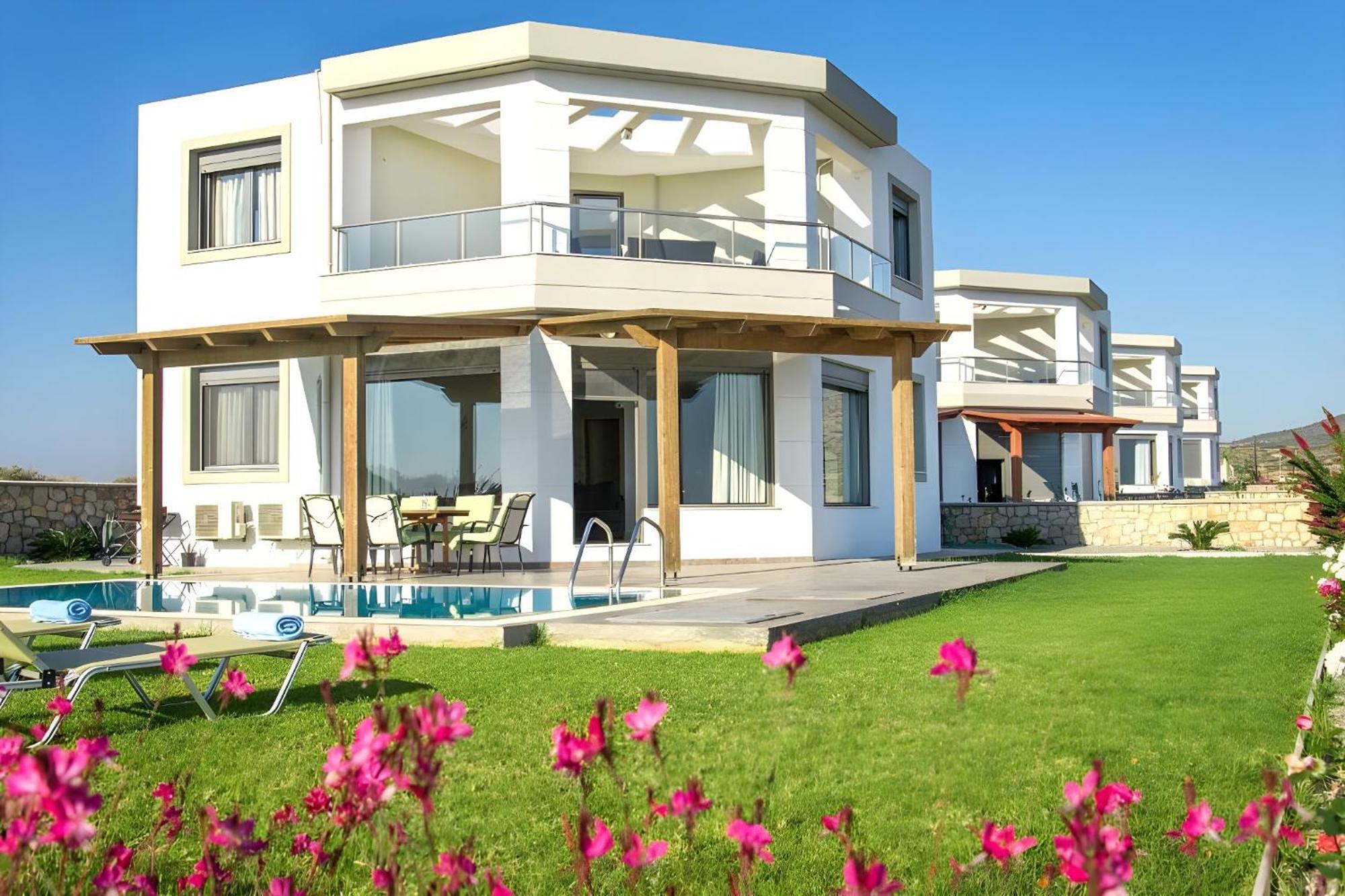 Olga Beachfront Luxury With Private Pool Villa