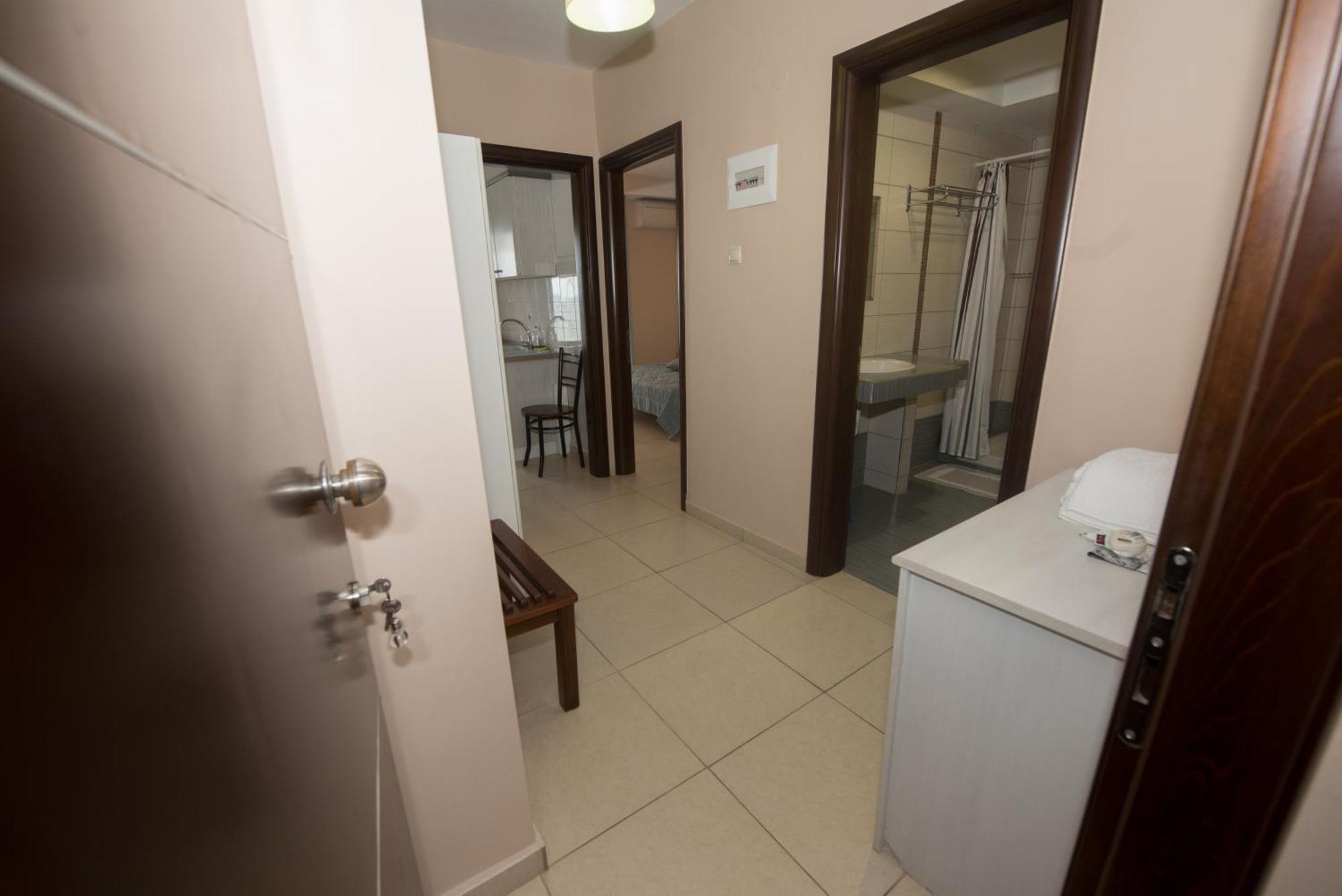 Aris Aparthotel