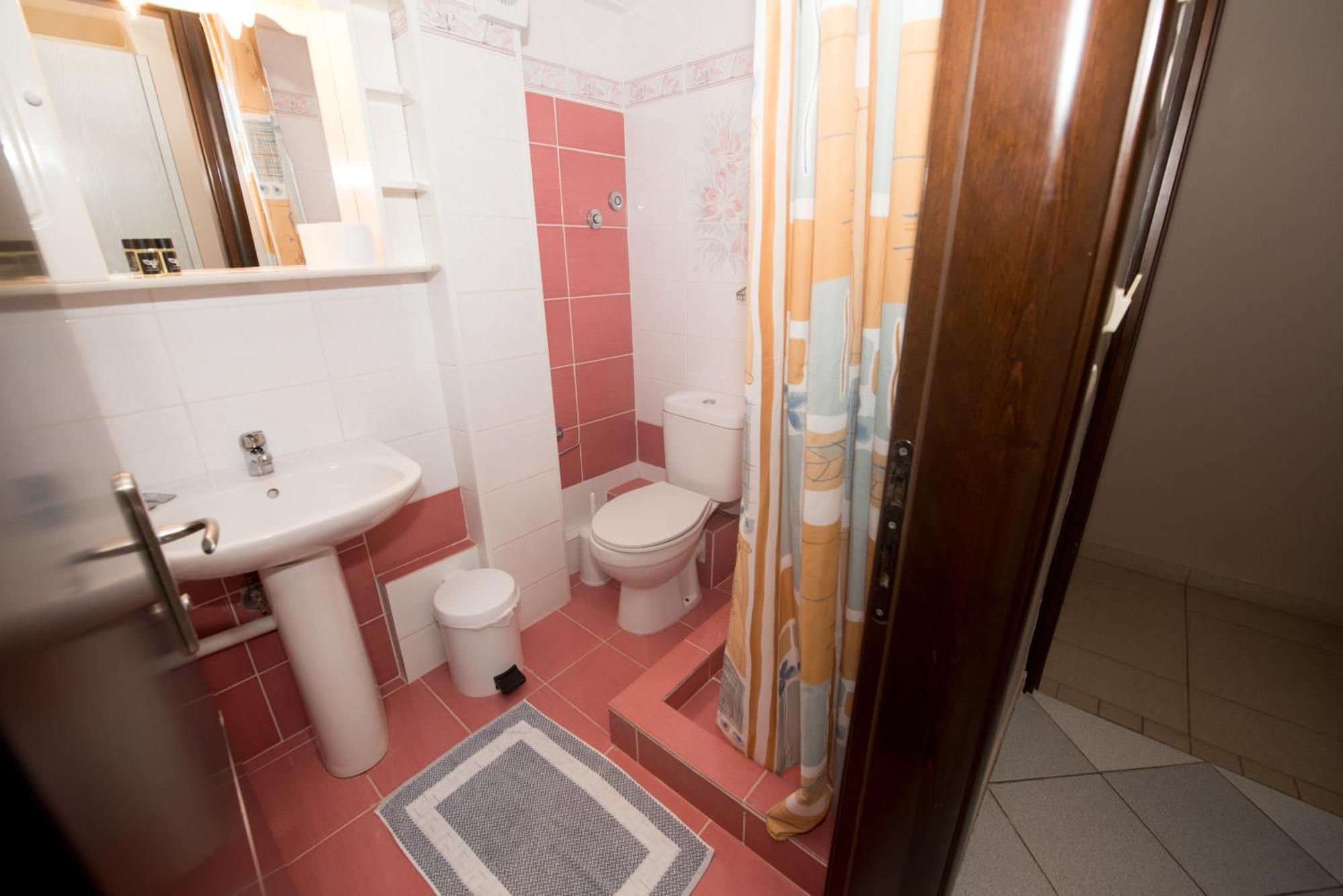 Aris Aparthotel