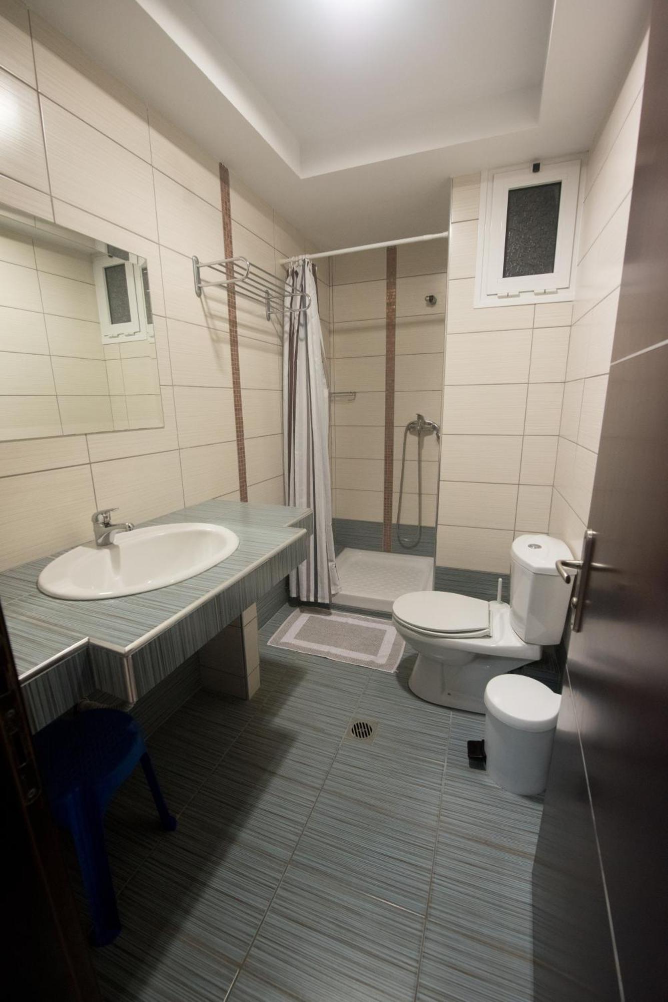 Aris Aparthotel 2*