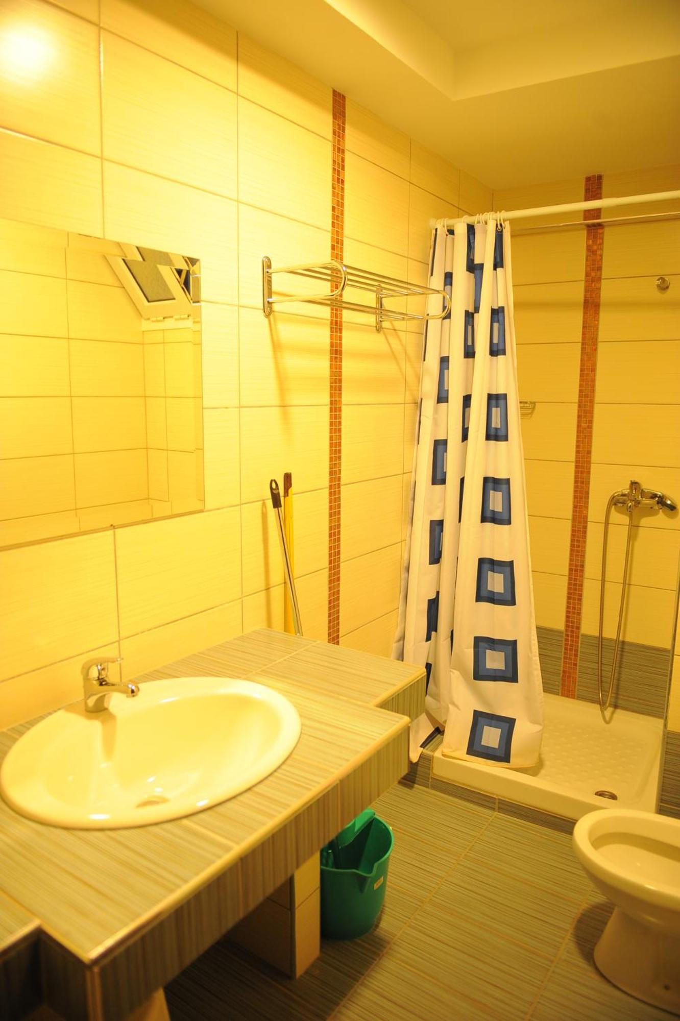 Aris Aparthotel