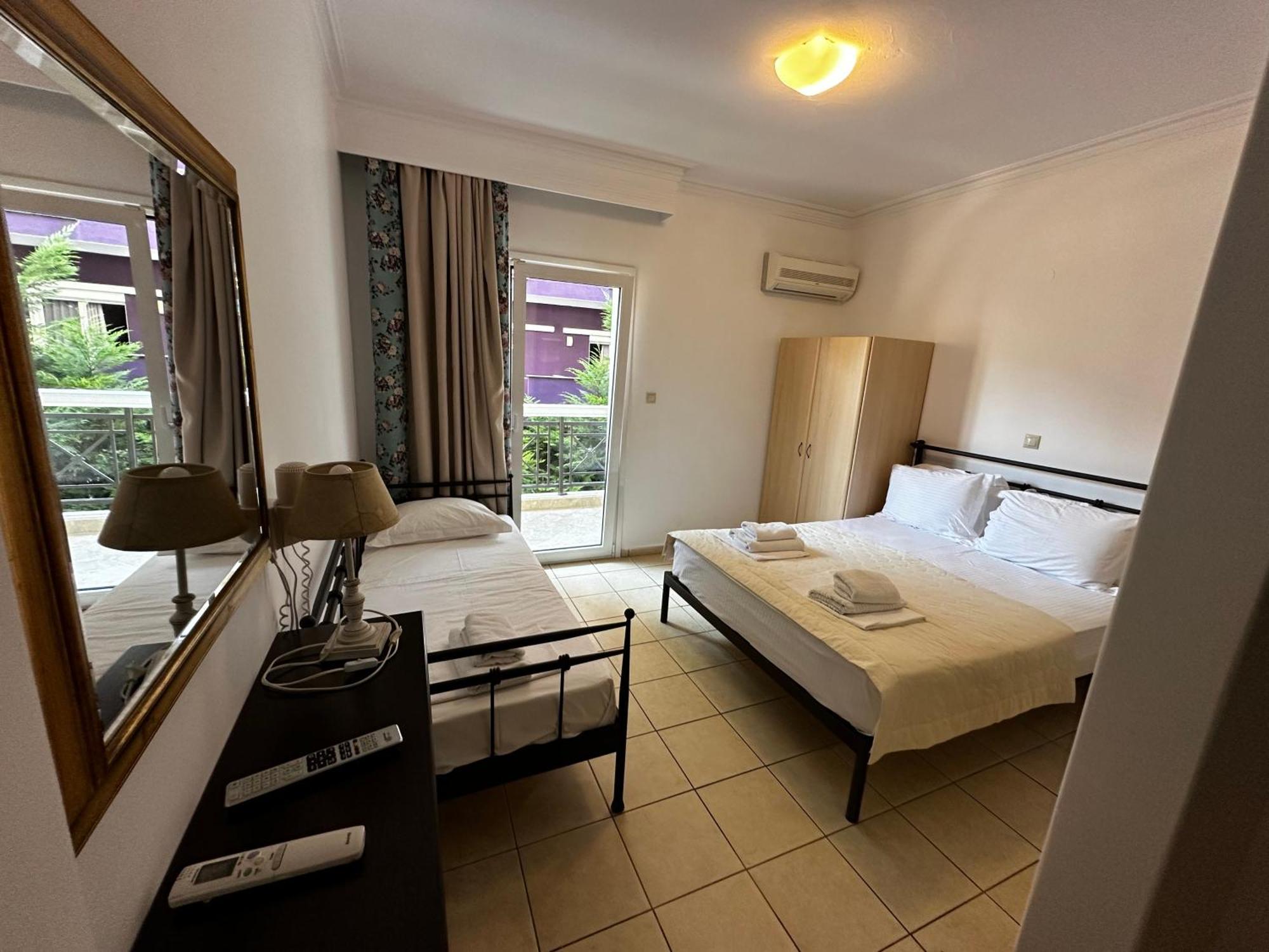 Effie Apartment *