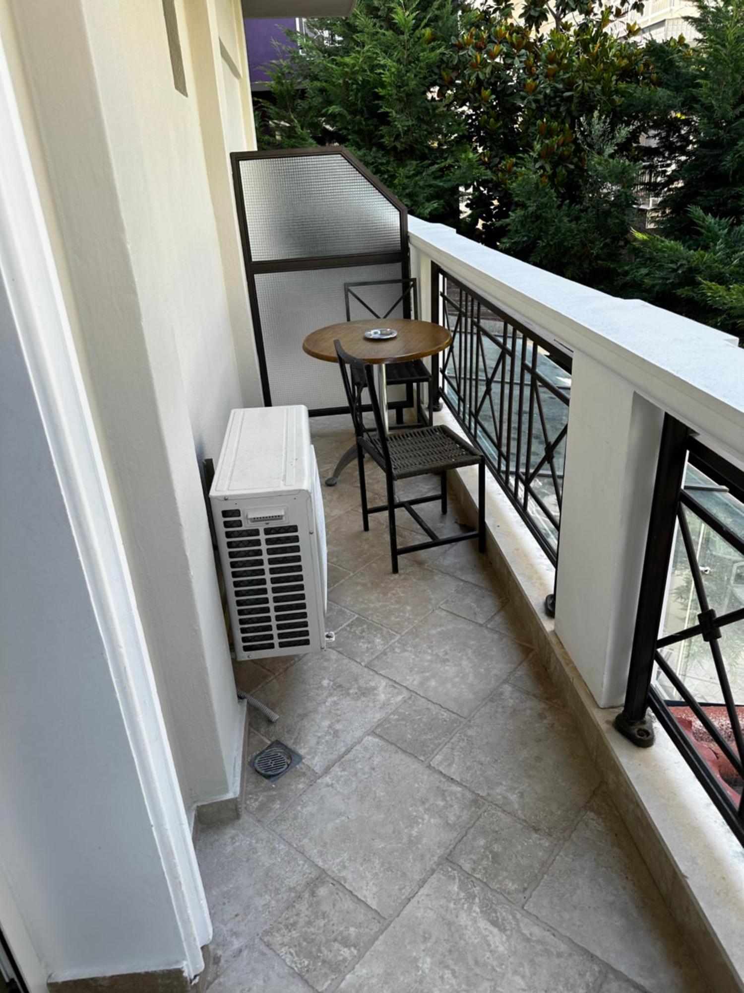 Effie Apartment