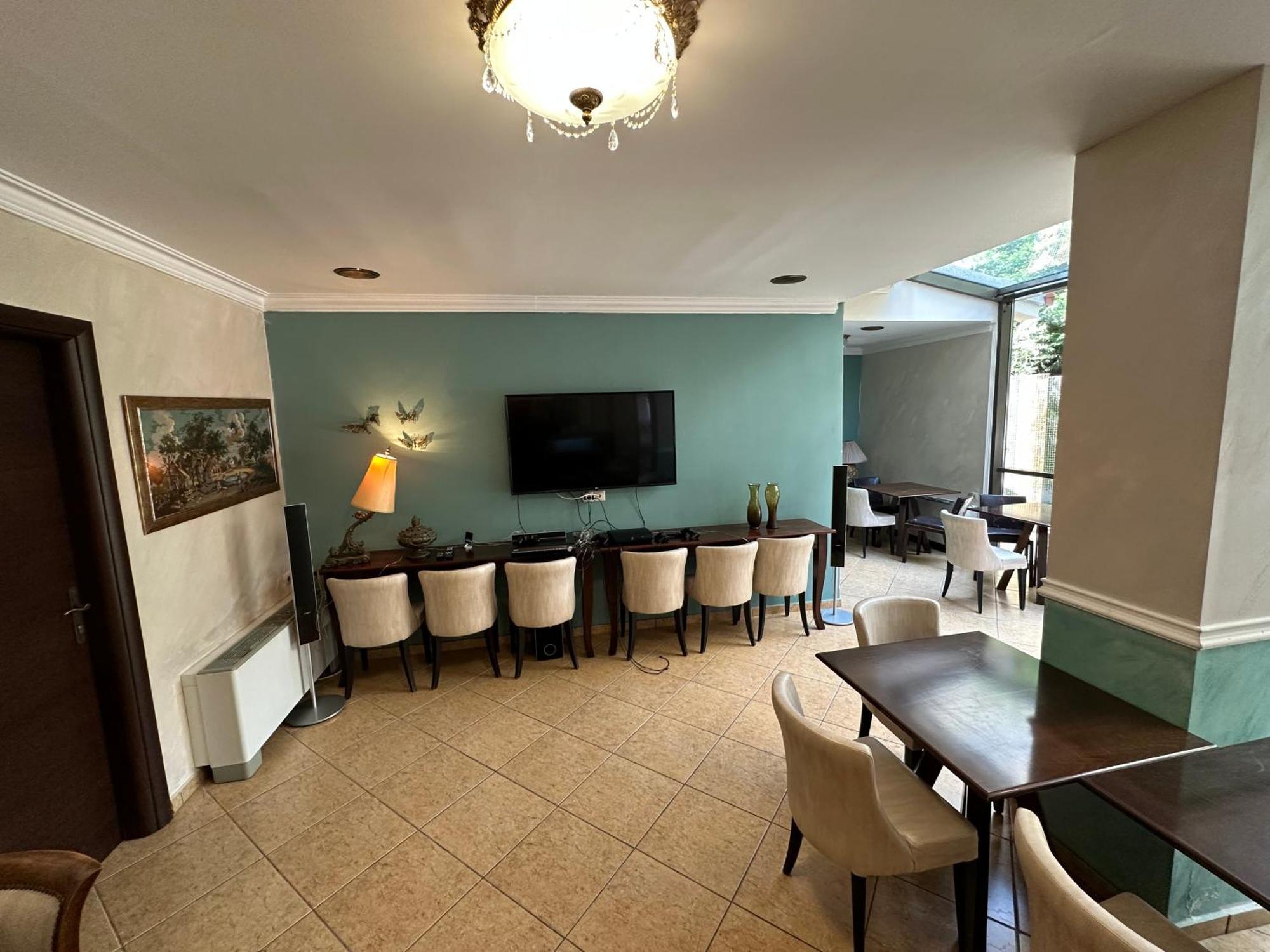 Effie Apartment
